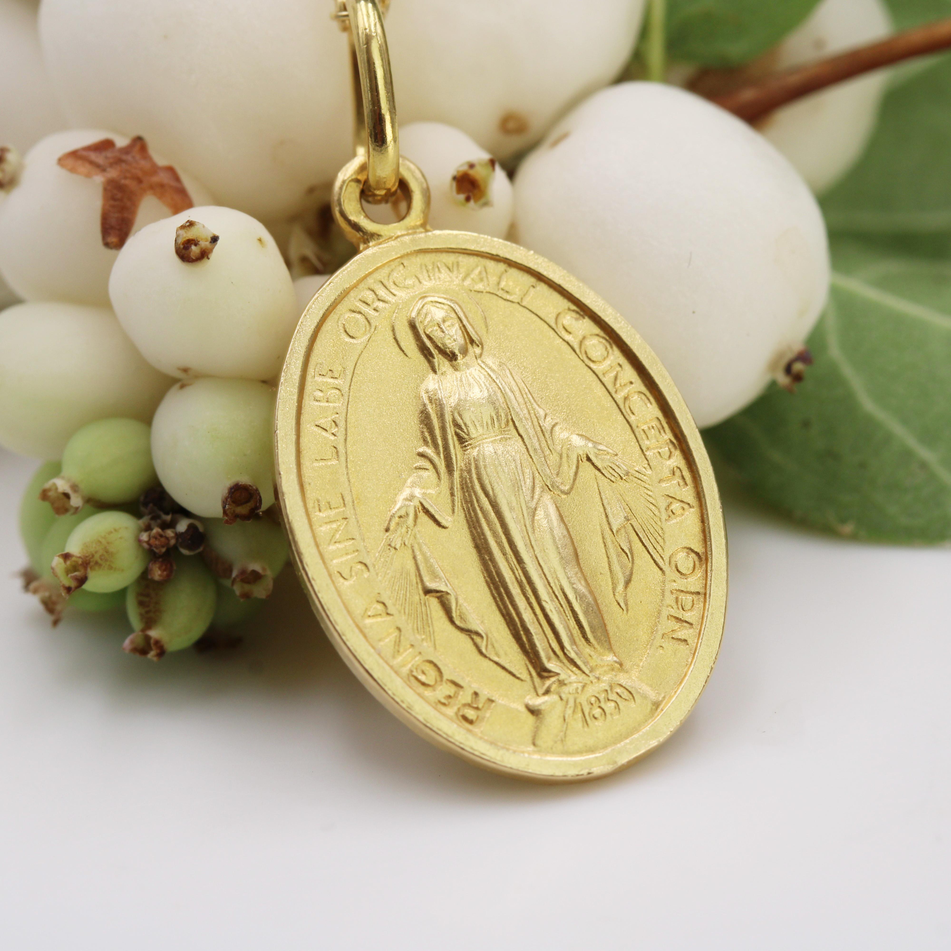French 20th Century 18 Karat Yellow Gold Virgin Miraculous Medal Pendant 3
