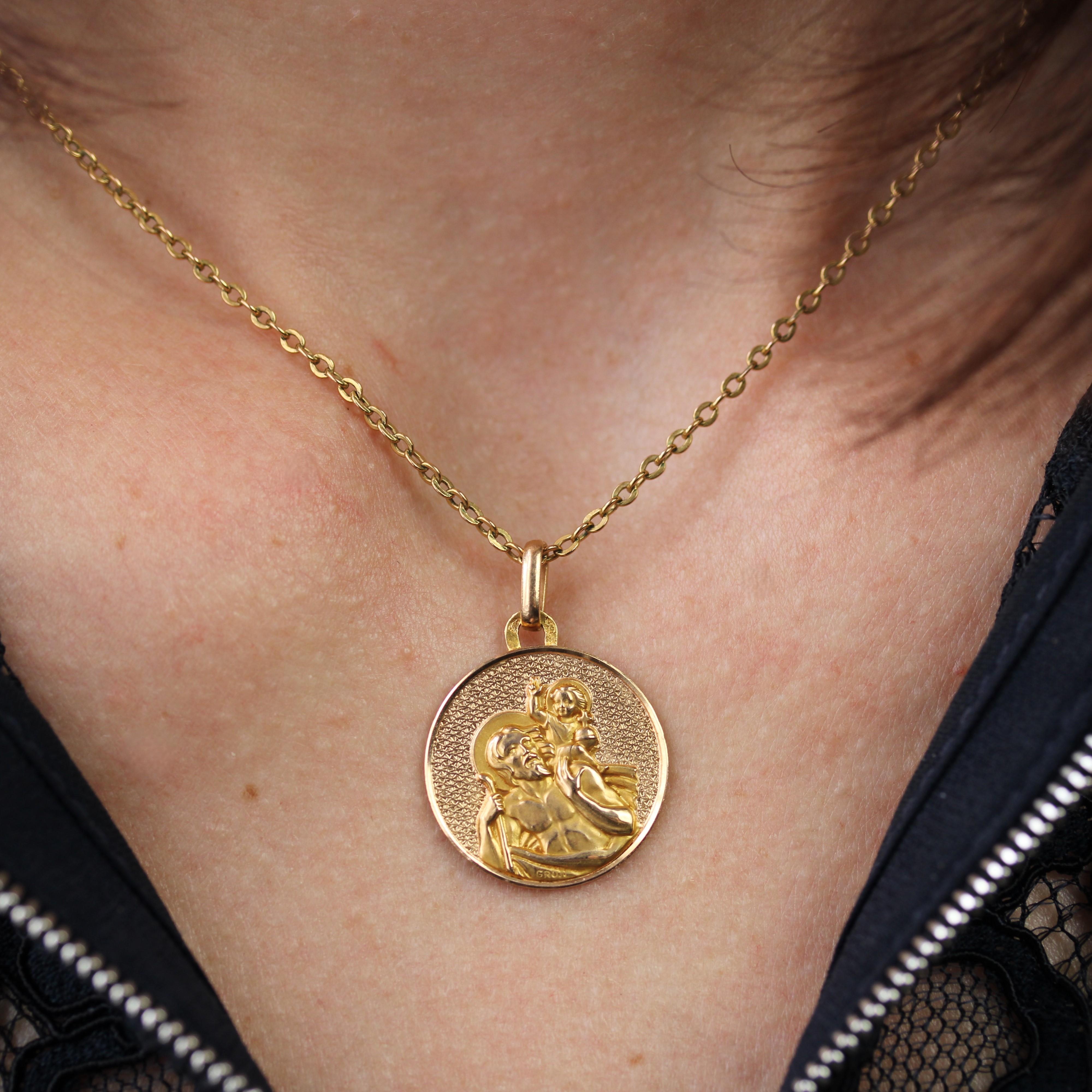 French 20th Century 18K Rose Gold Saint Christopher Grun Medal Pendant In Good Condition In Poitiers, FR