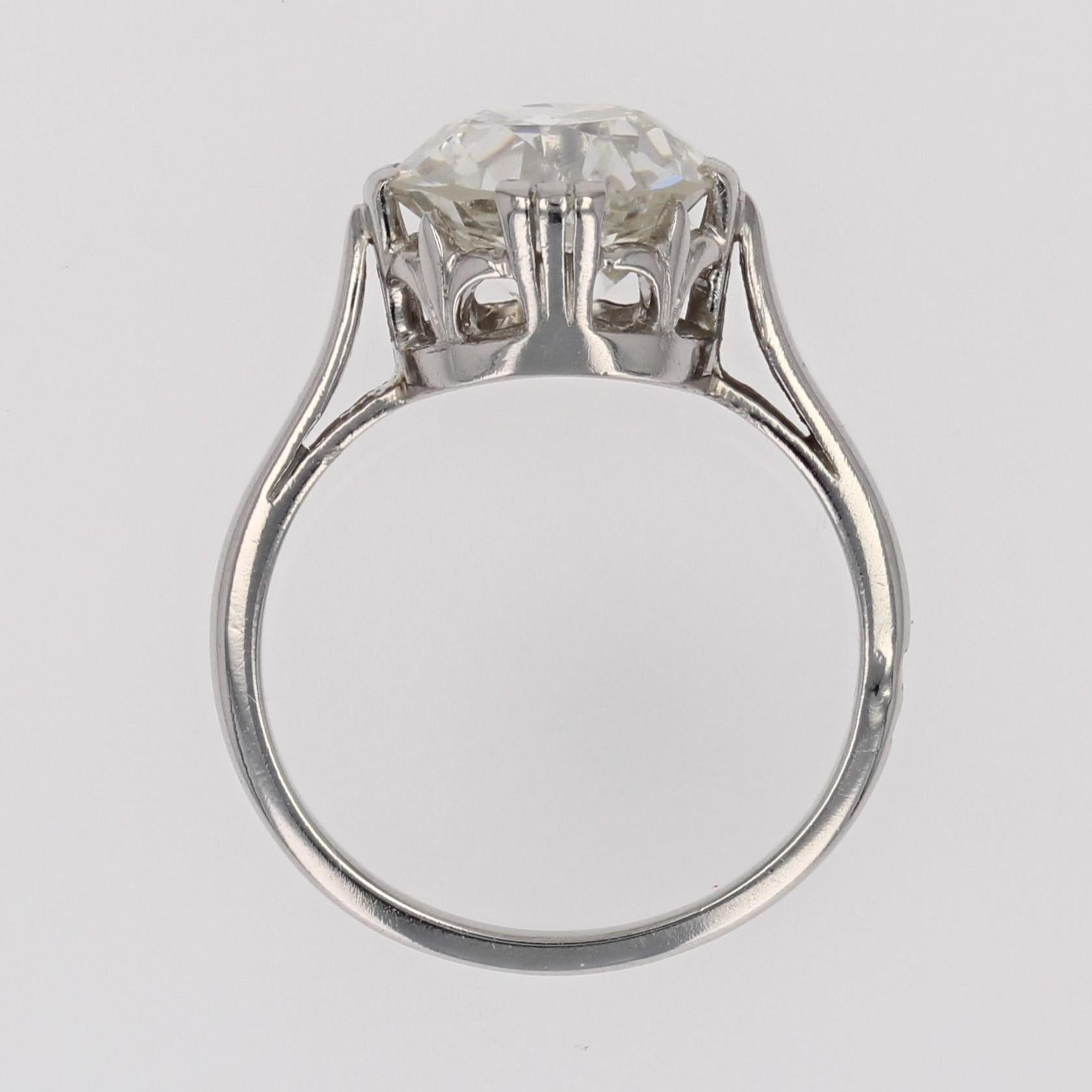 French 20th Century 3, 07 Carats Diamond Platinum Solitaire Ring For Sale 6