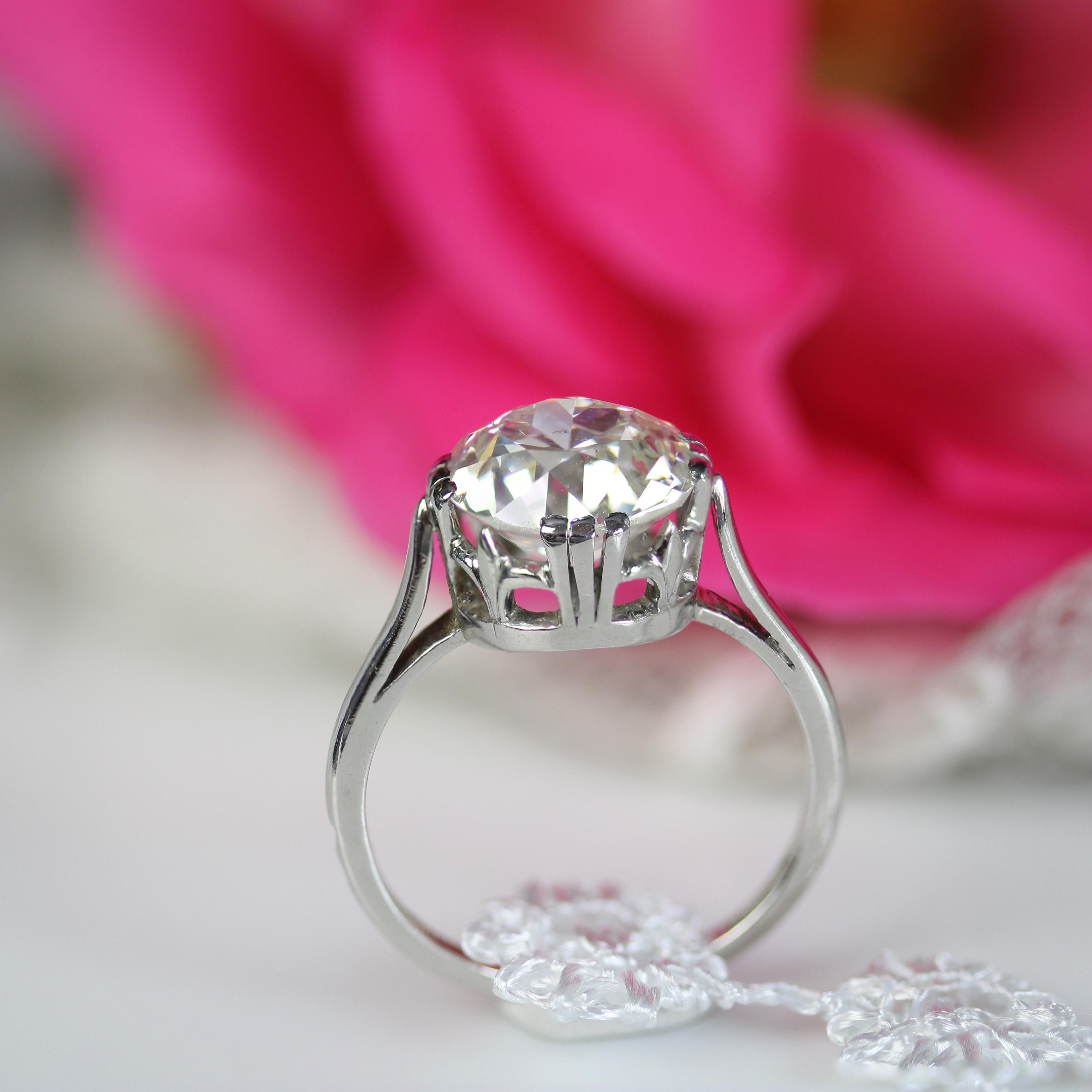 French 20th Century 3, 07 Carats Diamond Platinum Solitaire Ring For Sale 7