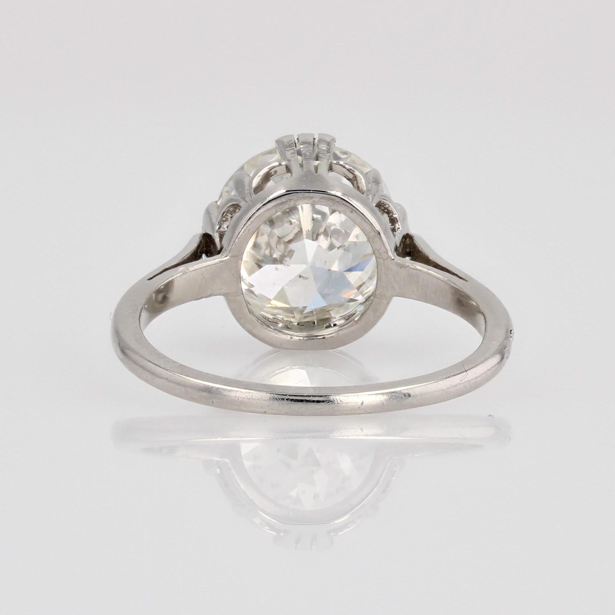 French 20th Century 3, 07 Carats Diamond Platinum Solitaire Ring For Sale 10