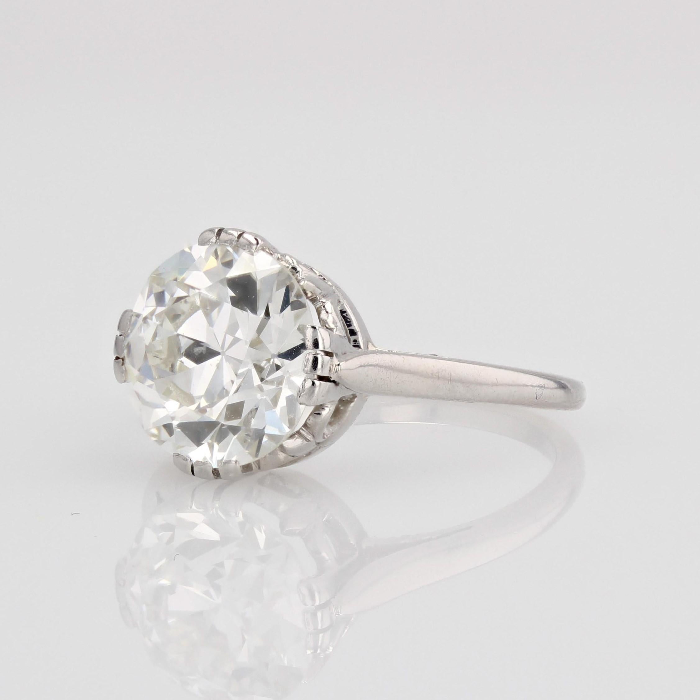 French 20th Century 3, 07 Carats Diamond Platinum Solitaire Ring For Sale 2