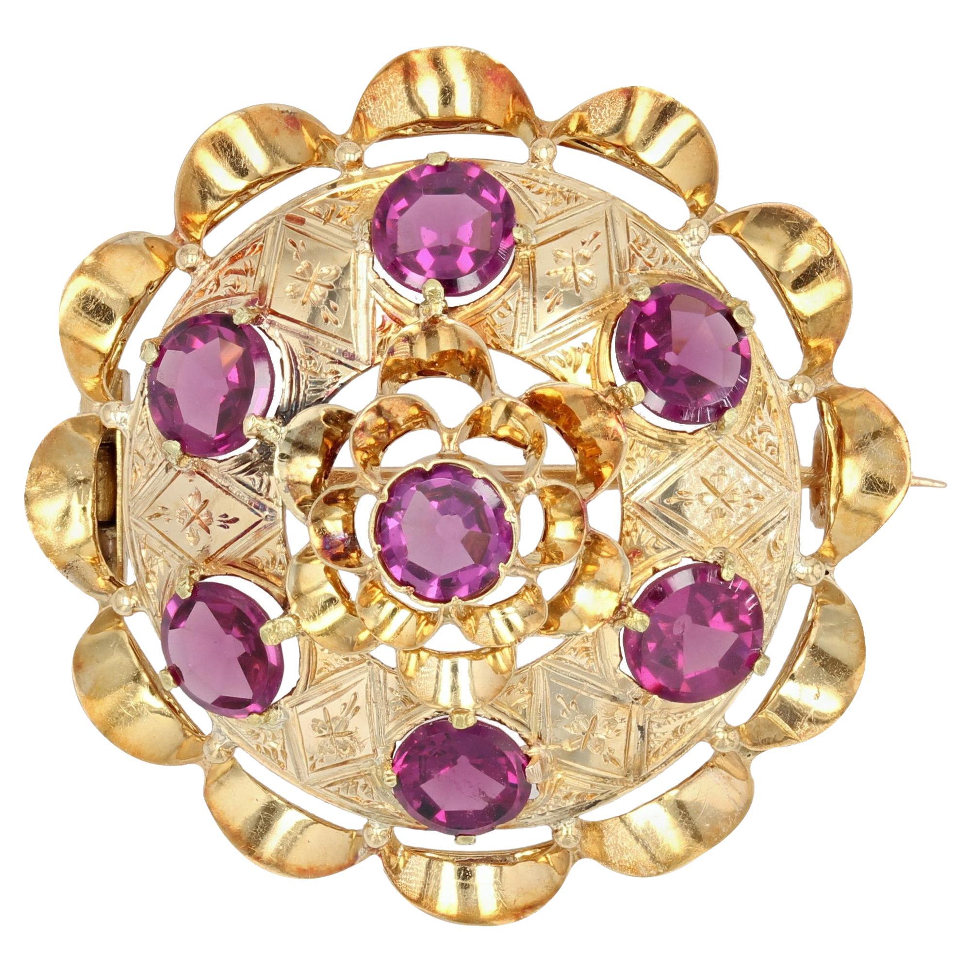 French, 20th Century 4 Carats Garnet 18 Karat Yellow Gold Brooch For Sale