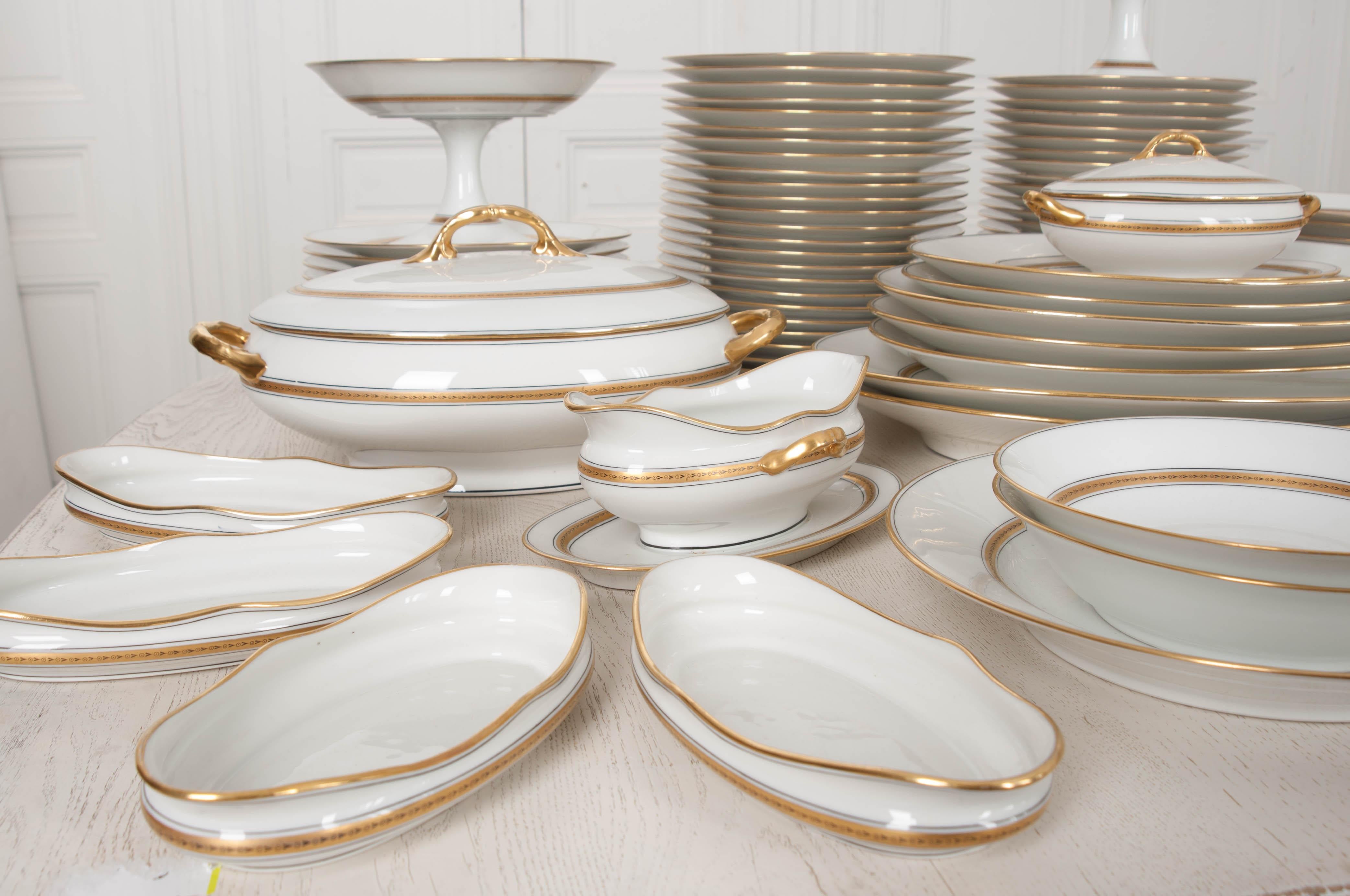 French 20th Century 93-Piece Limoges Luncheon Service 8