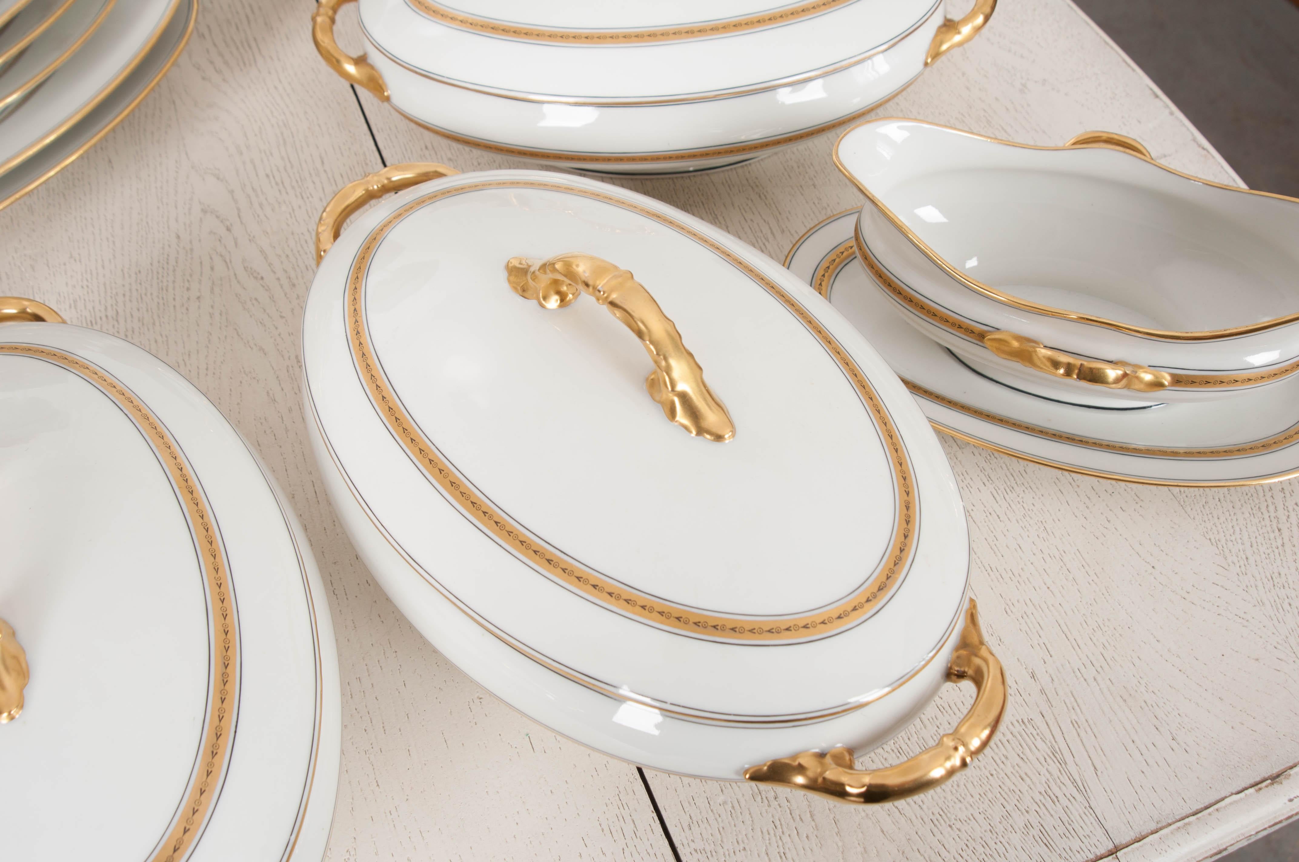 French 20th Century 93-Piece Limoges Luncheon Service 1