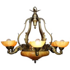 Lampadario a sei luci in bronzo e alabastro intagliato del XX secolo francese Art Carved