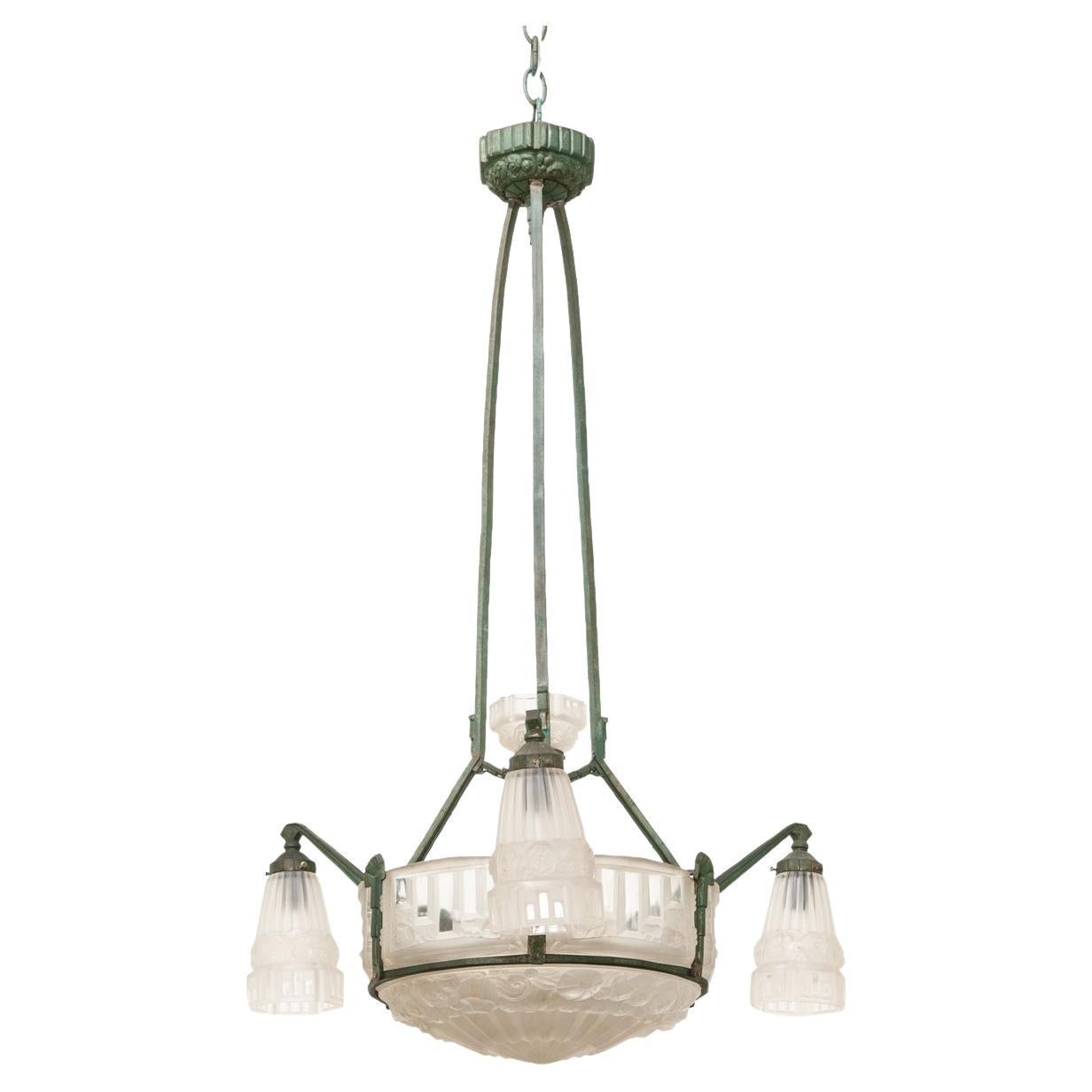 French 20th Century Art Deco Chandelier For Sale