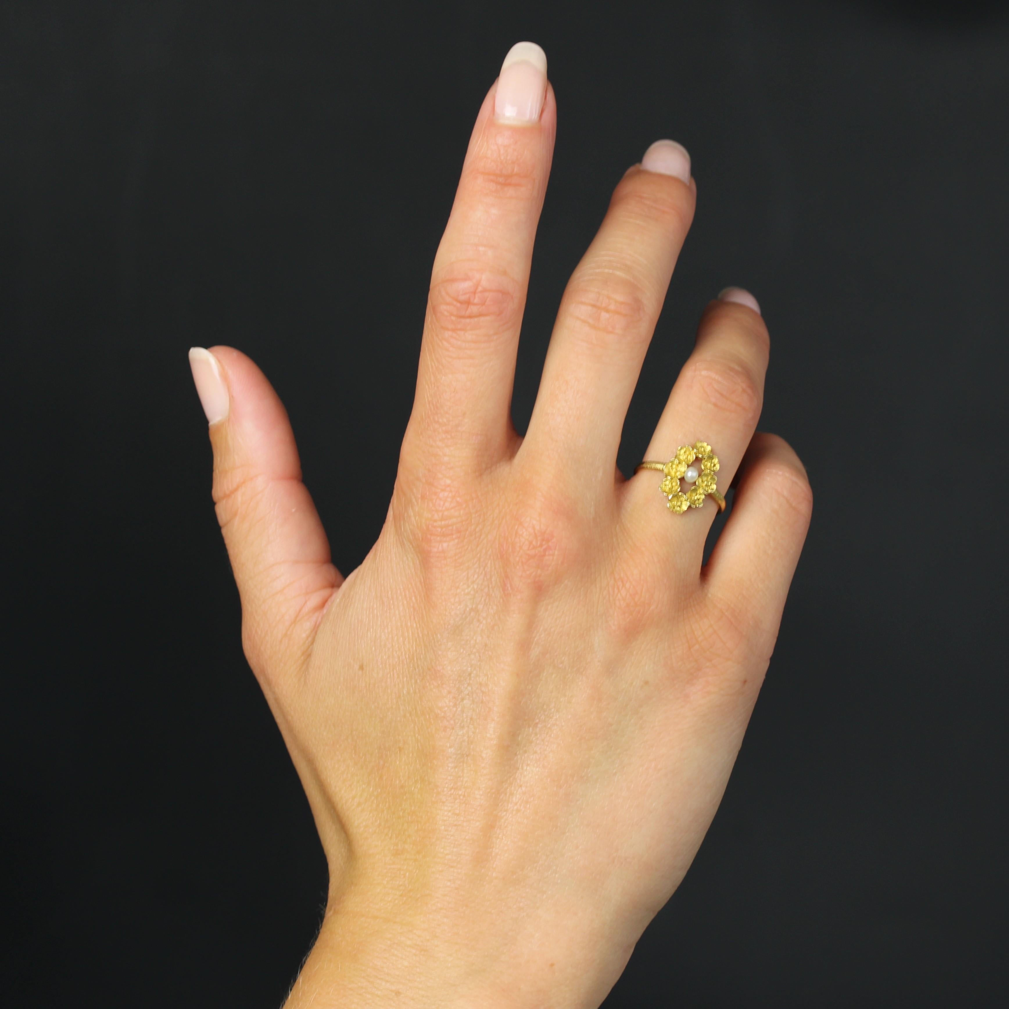 French 20th Century Art Nouveau Fine Pearl 18 Karat Yellow Gold Floral Ring In Good Condition In Poitiers, FR