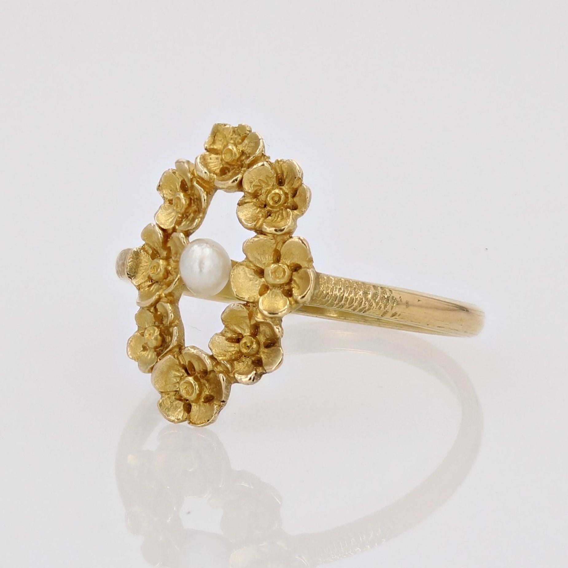 French 20th Century Art Nouveau Fine Pearl 18 Karat Yellow Gold Floral Ring 3