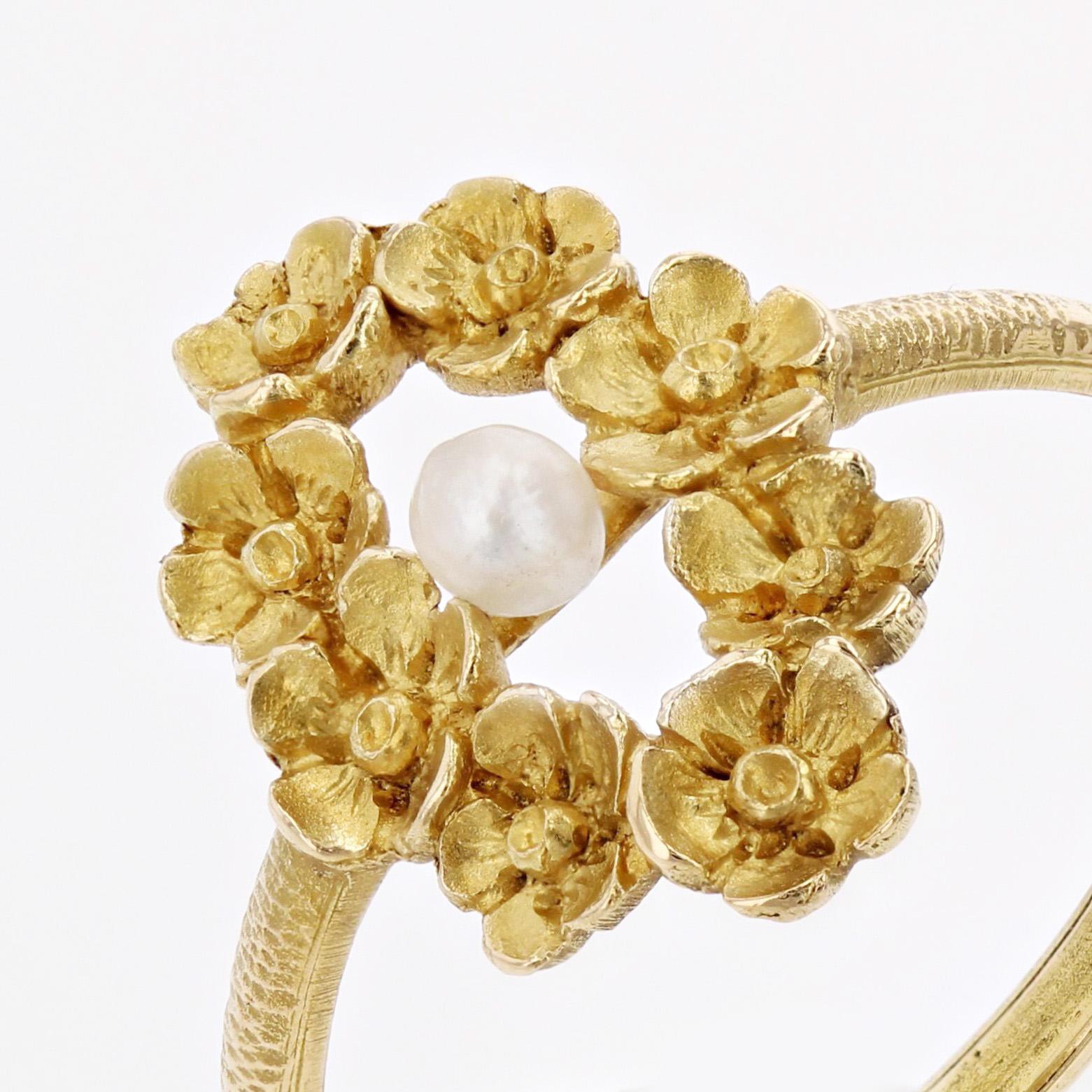 French 20th Century Art Nouveau Fine Pearl 18 Karat Yellow Gold Floral Ring 4