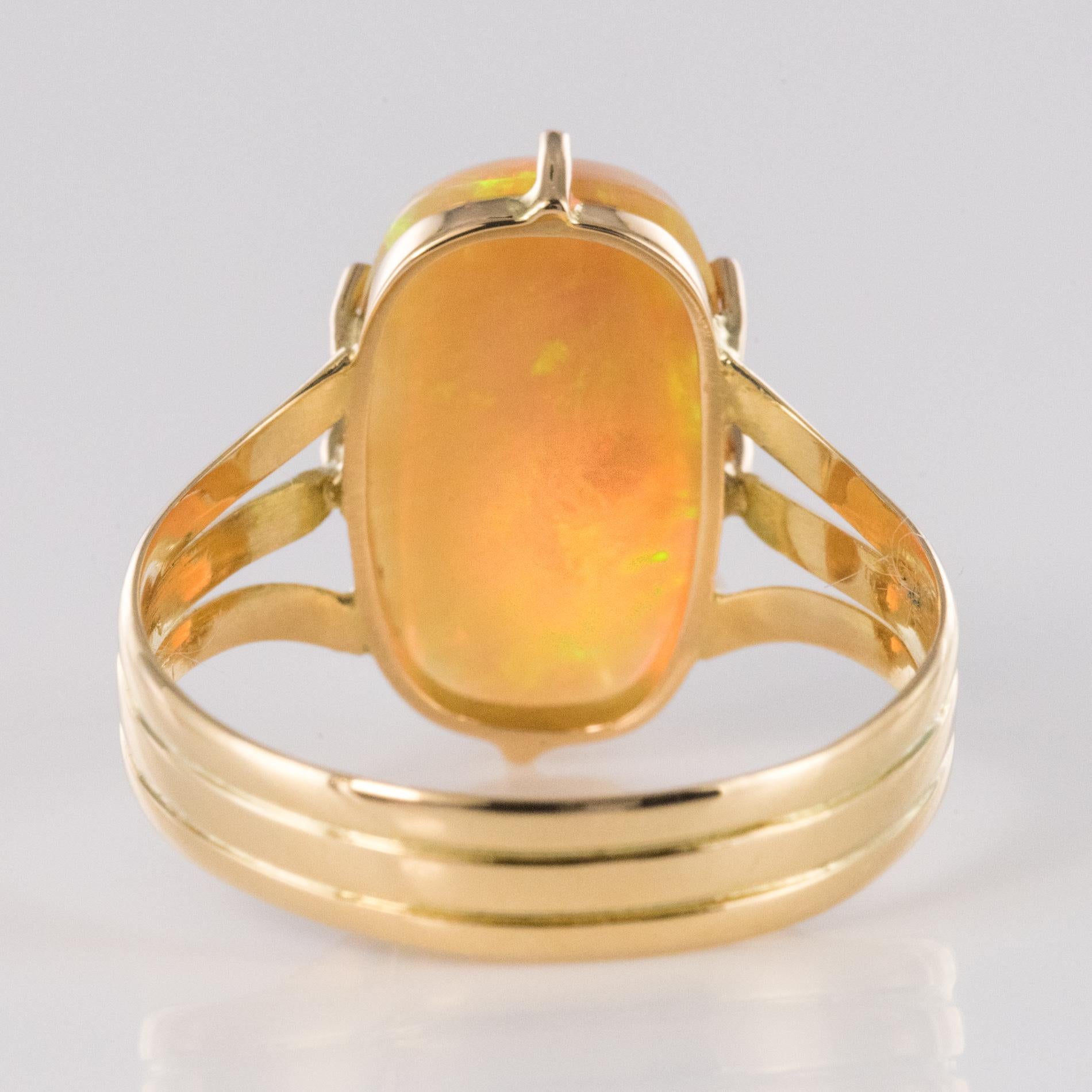 French 20th Century Australian Opal 18 Karat Yellow Gold Ring For Sale 2