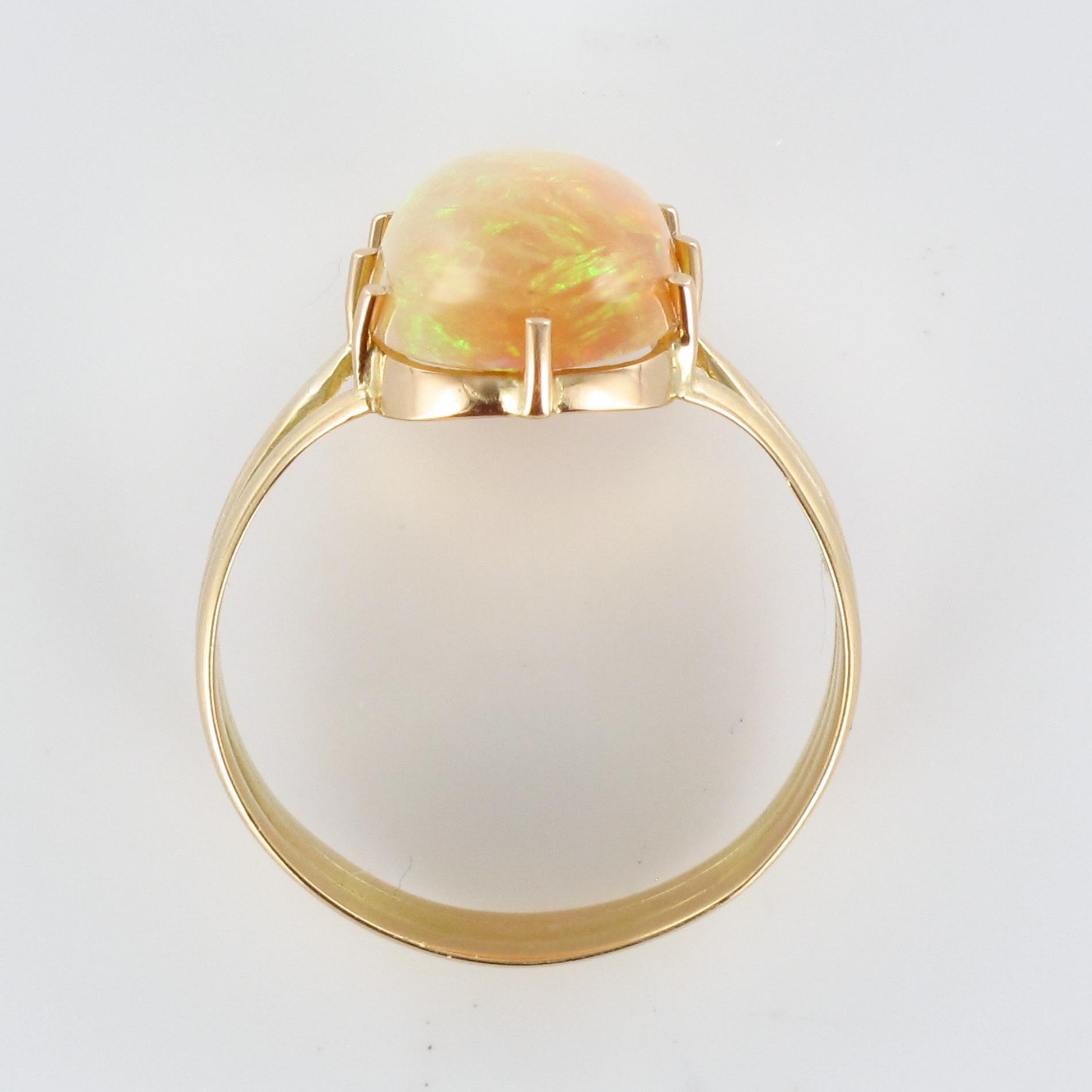 French 20th Century Australian Opal 18 Karat Yellow Gold Ring For Sale 4