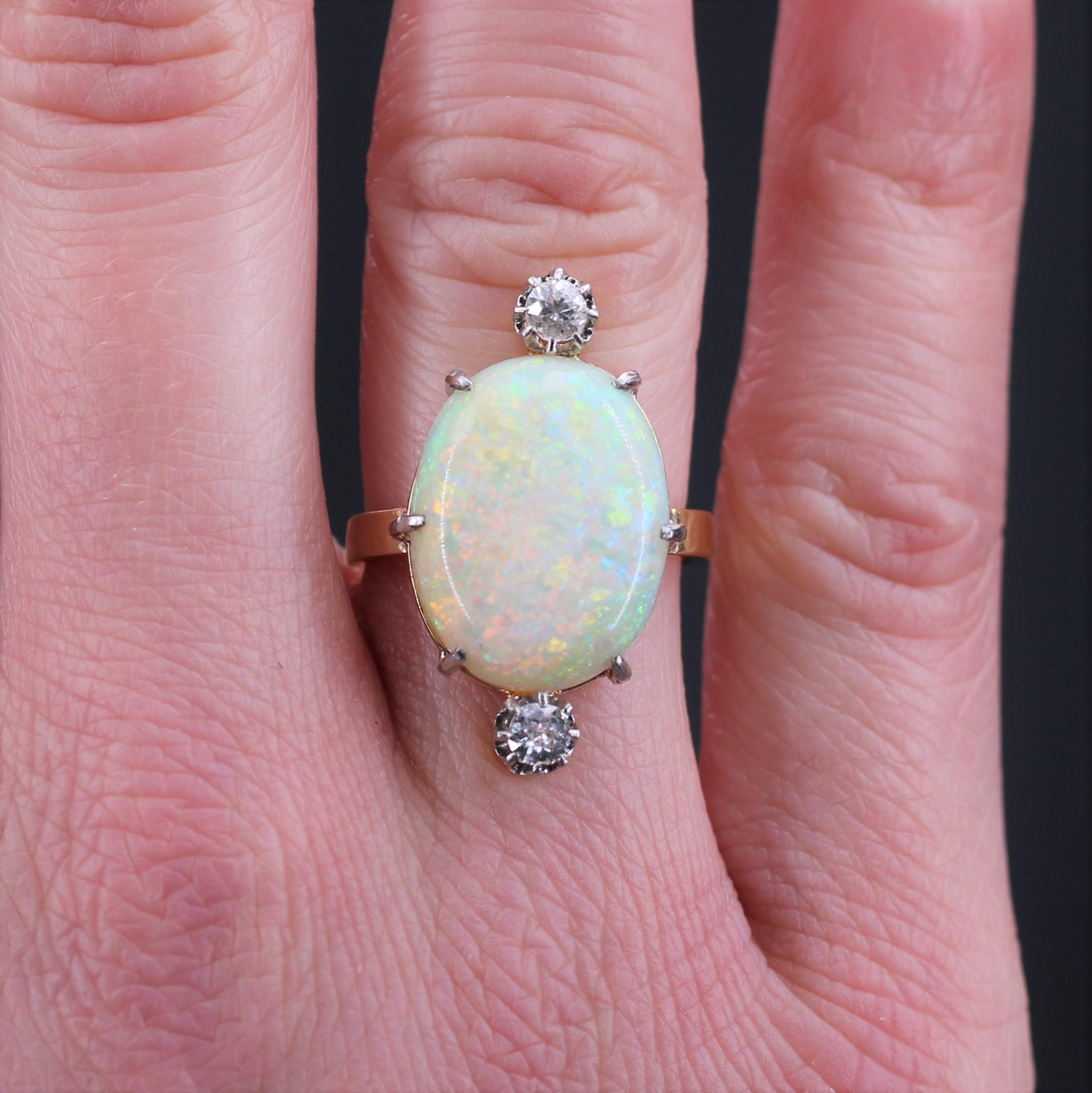 French 20th Century Australian Opal Diamonds 18 Karat Yellow Gold Ring In Good Condition For Sale In Poitiers, FR