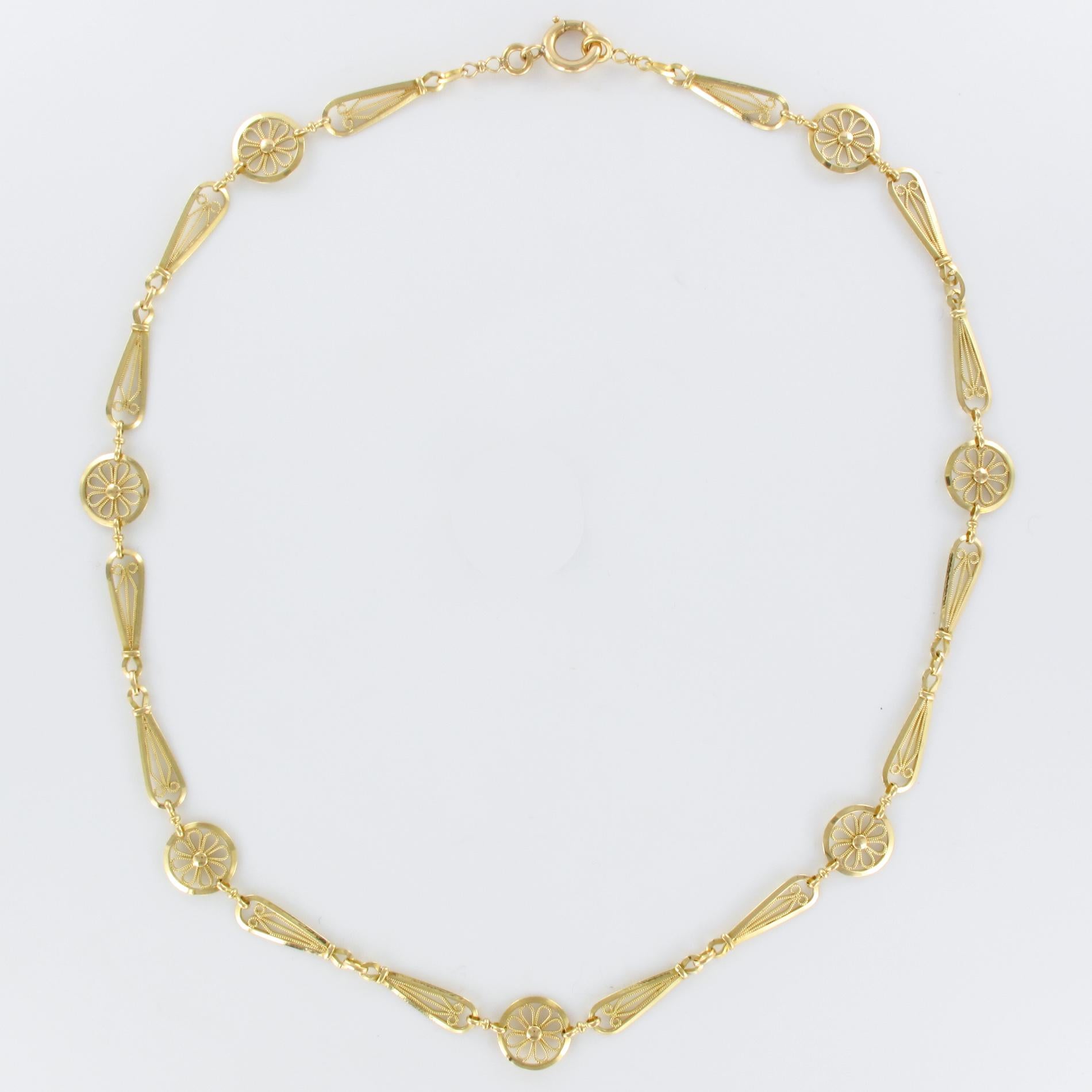 French 20th Century Belle Époque Yellow Gold Filigree Necklace 2