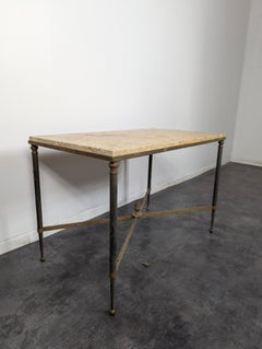 Table basse néoclassique française du 20e siècle en laiton et marbre