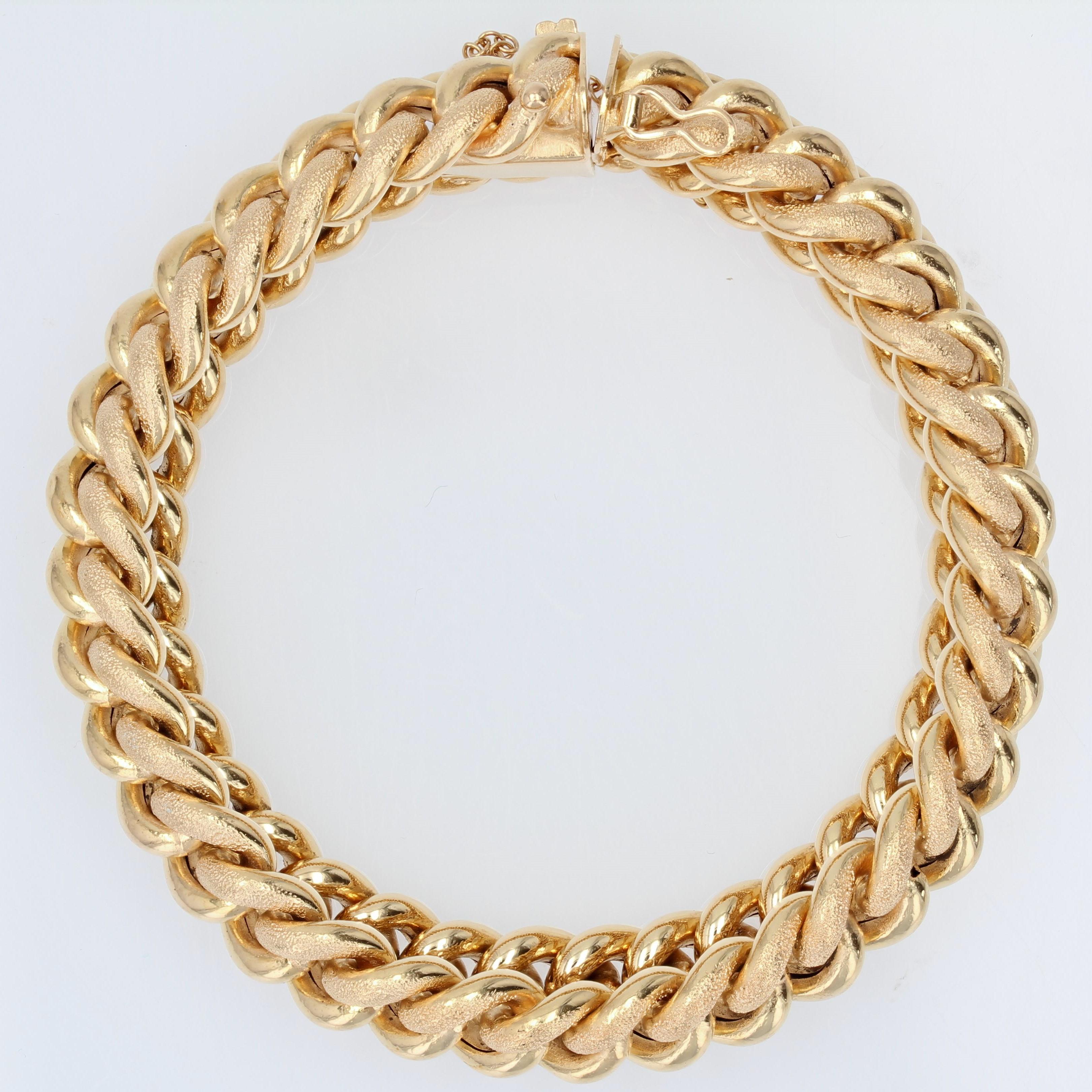 Belle Époque French 20th Century Bright and Amati 18 Karat Yellow Gold Curb Bracelet