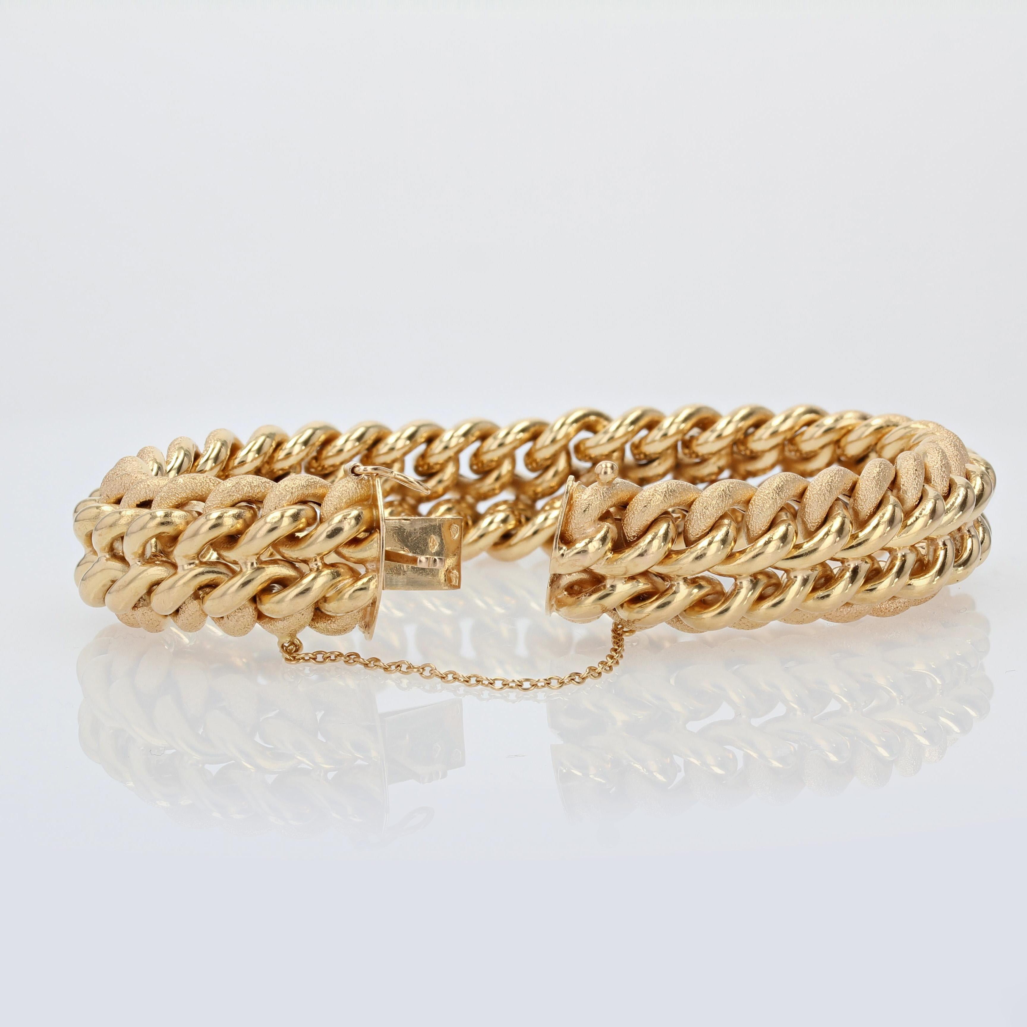 French 20th Century Bright and Amati 18 Karat Yellow Gold Curb Bracelet For Sale 1