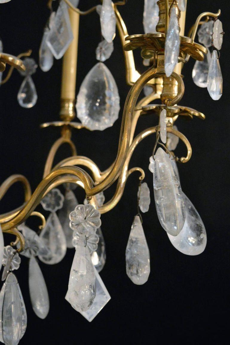 Francese Lampadario in cristallo di rocca in bronzo del XX secolo in vendita