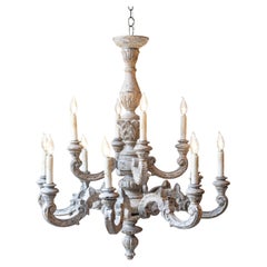 Lampadario a dodici luci in legno intagliato e dipinto francese del XX secolo