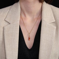 Pendentif en or jaune 18 carats avec corail du 20ème siècle