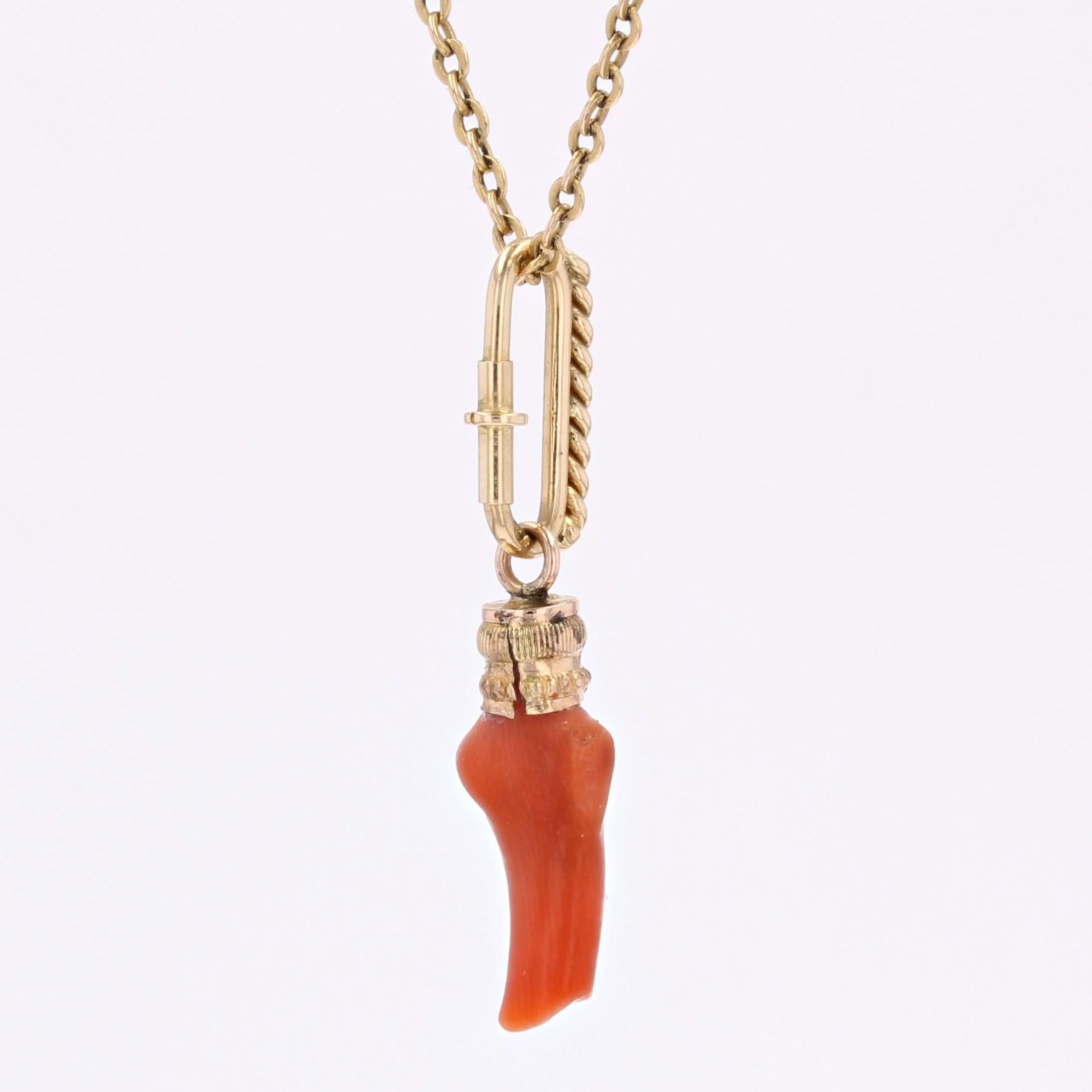 Women's French 20th Century Coral 18 Karat Yellow Gold Pendant For Sale