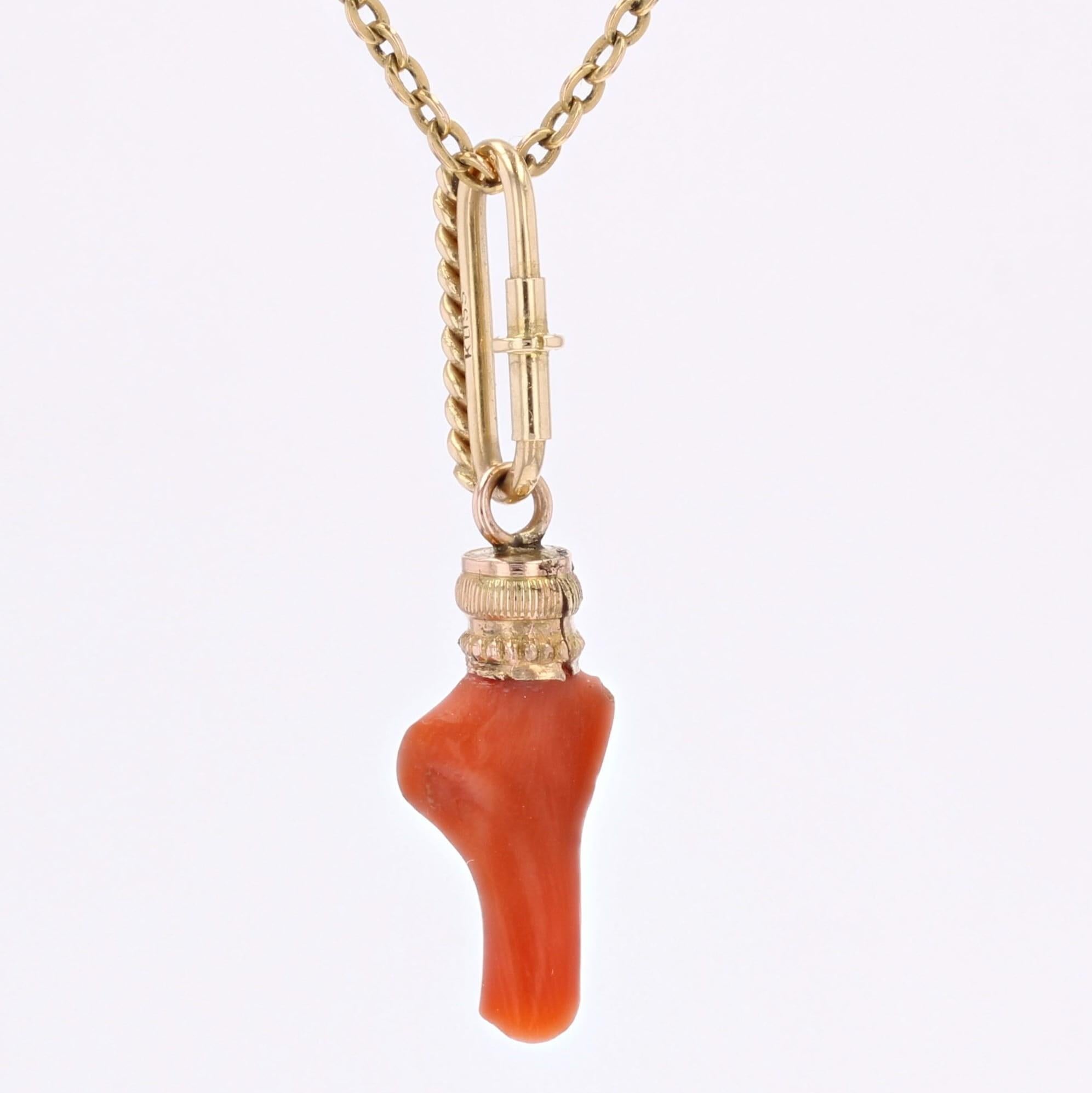 French 20th Century Coral 18 Karat Yellow Gold Pendant For Sale 2