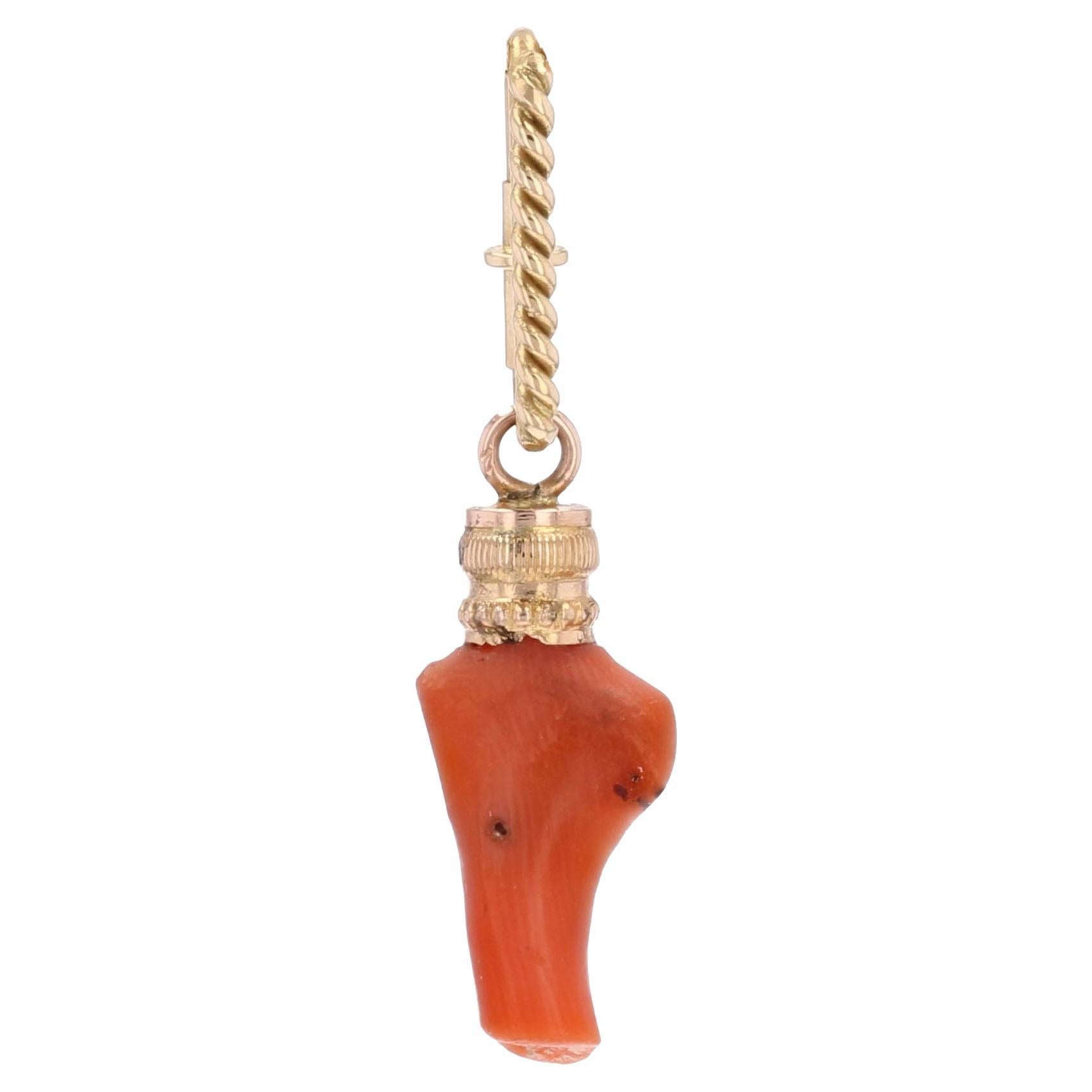 French 20th Century Coral 18 Karat Yellow Gold Pendant For Sale
