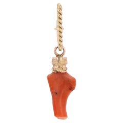 Antique French 20th Century Coral 18 Karat Yellow Gold Pendant