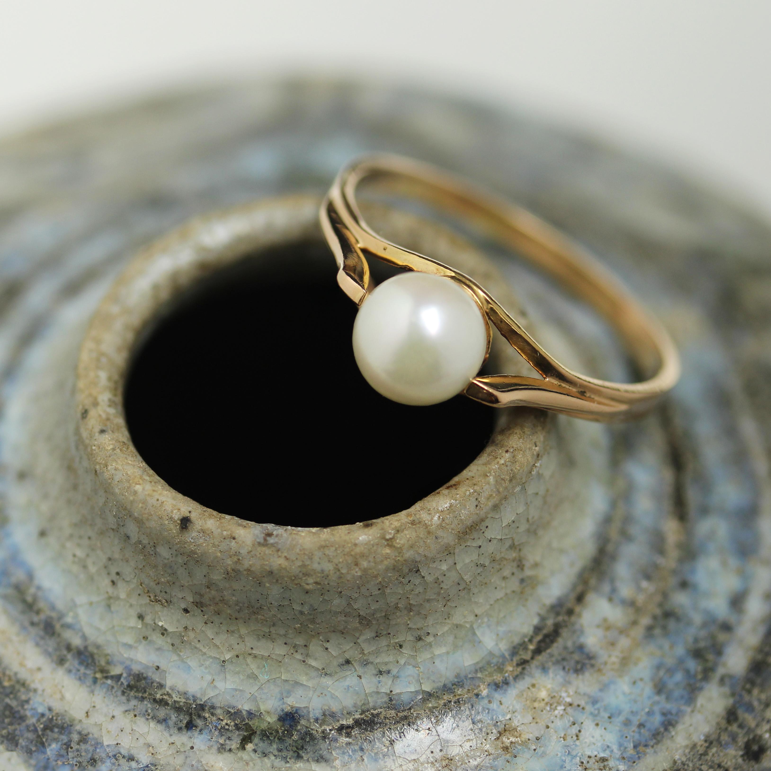 Bague solitaire française du 20ème siècle en or rose 18 carats et perles de culture Pour femmes en vente