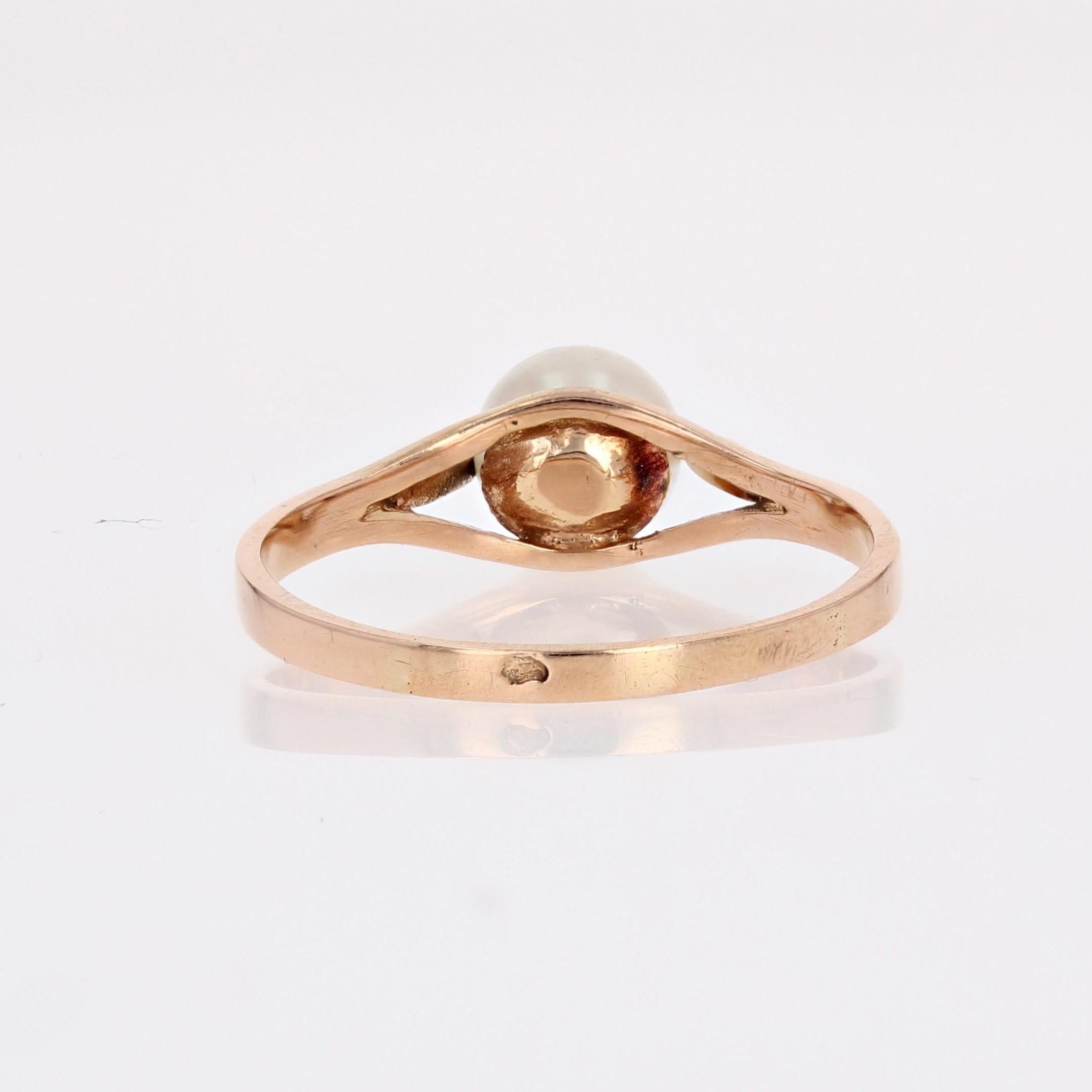 Bague solitaire française du 20ème siècle en or rose 18 carats et perles de culture en vente 2