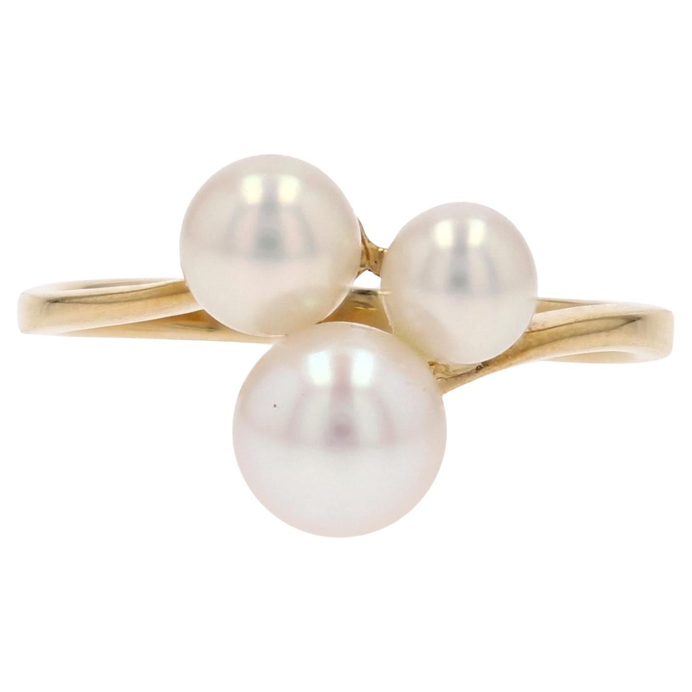 French 20th Century Cultured Pearl 18 Karat Yellow Gold Solitaire Ring