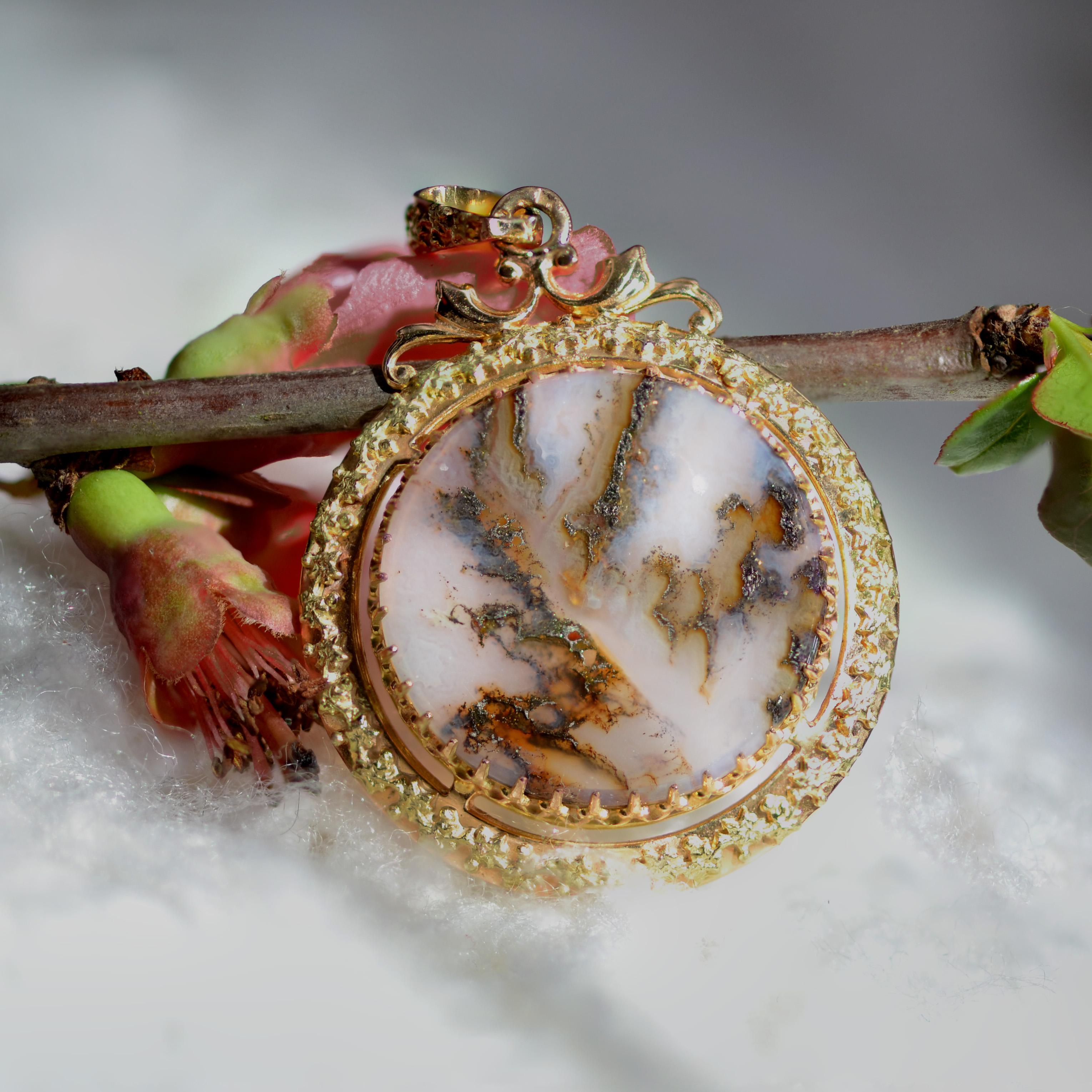 Pendentif français du 20ème siècle en or rose et vert 18 carats avec agate de typendrite en vente 2