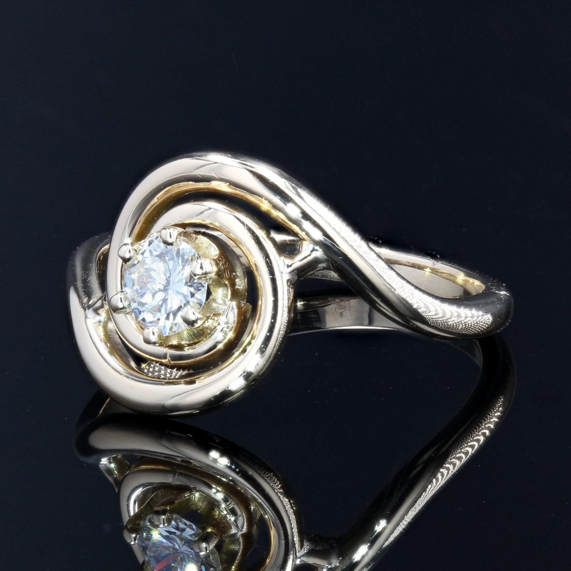 Brilliant Cut French 20th Century Diamond 18 Karat Yellow Gold Swirl Ring