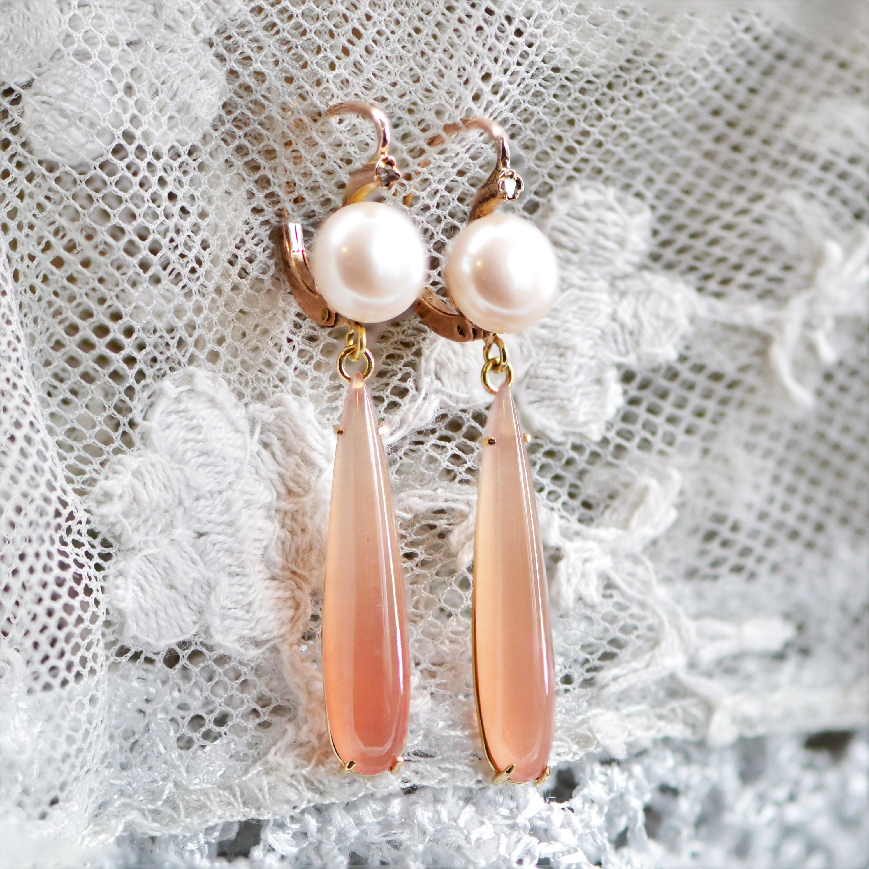 French, 20th Century, Diamond Pearl Garnet 18 Karat Rose Gold Dangle Earrings For Sale 1