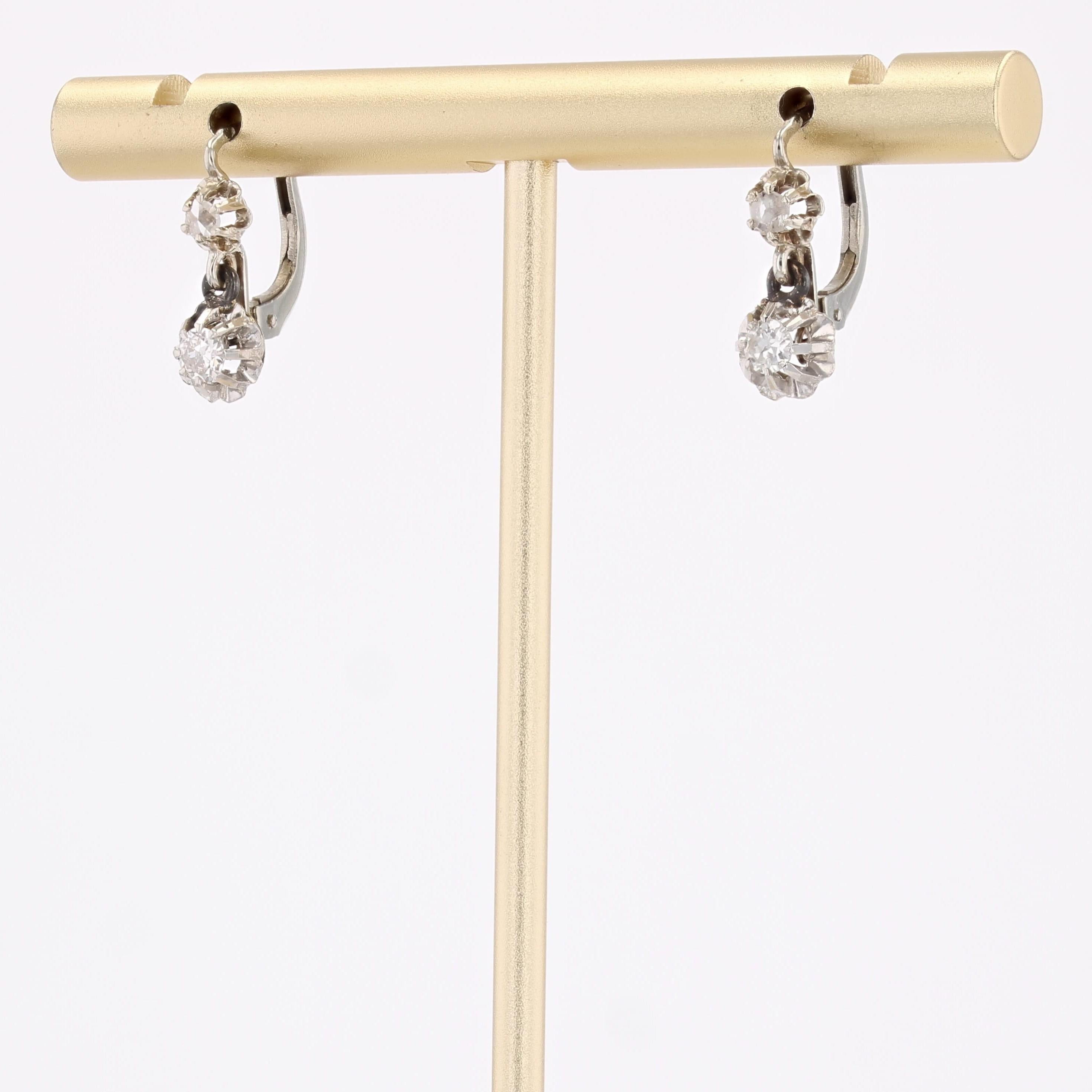 Belle Époque French 20th Century Diamonds 18 Karat White Gold Lever Back Earrings en vente