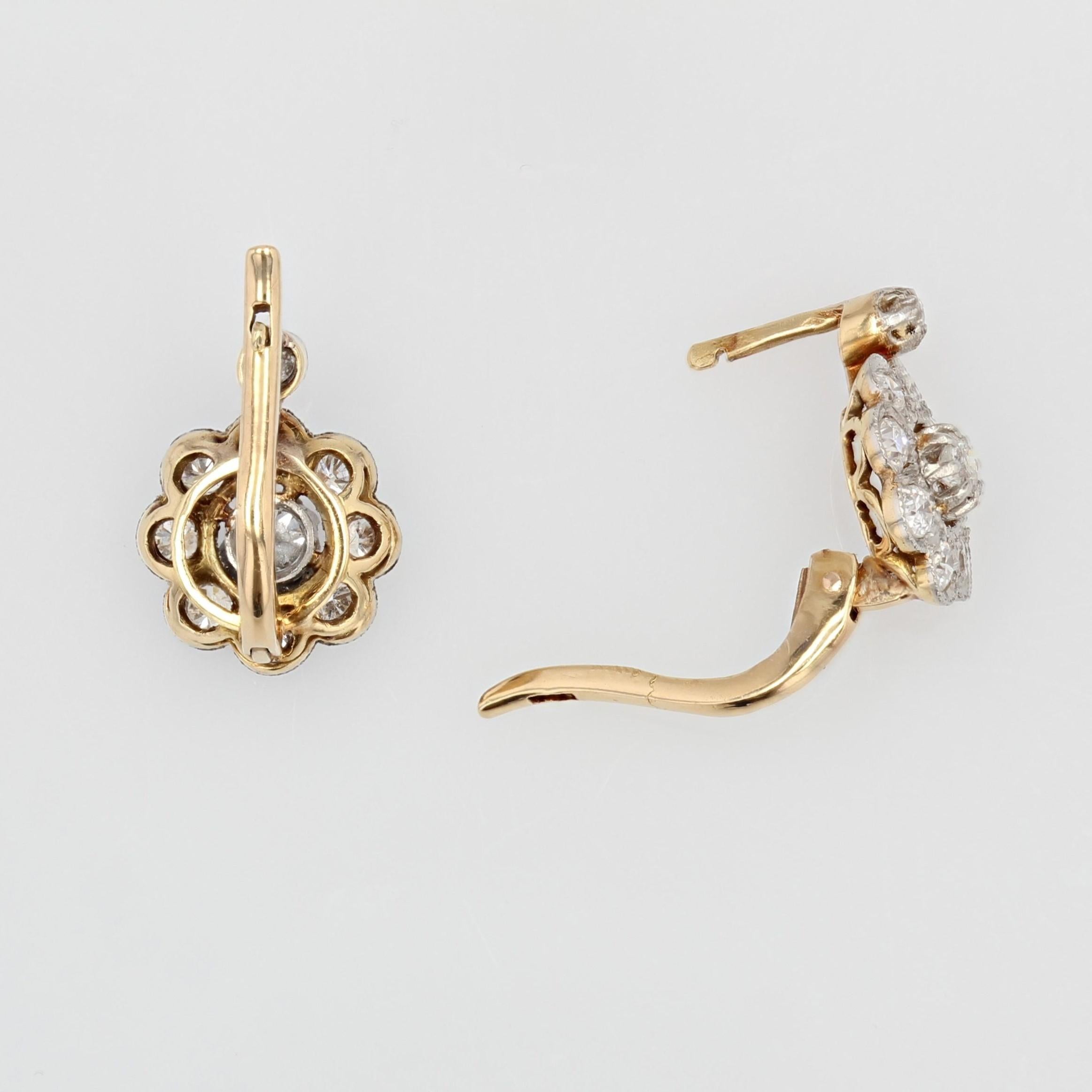 French 20th Century Diamonds 18 Karat Yellow Gold Flower Earrings For Sale 4