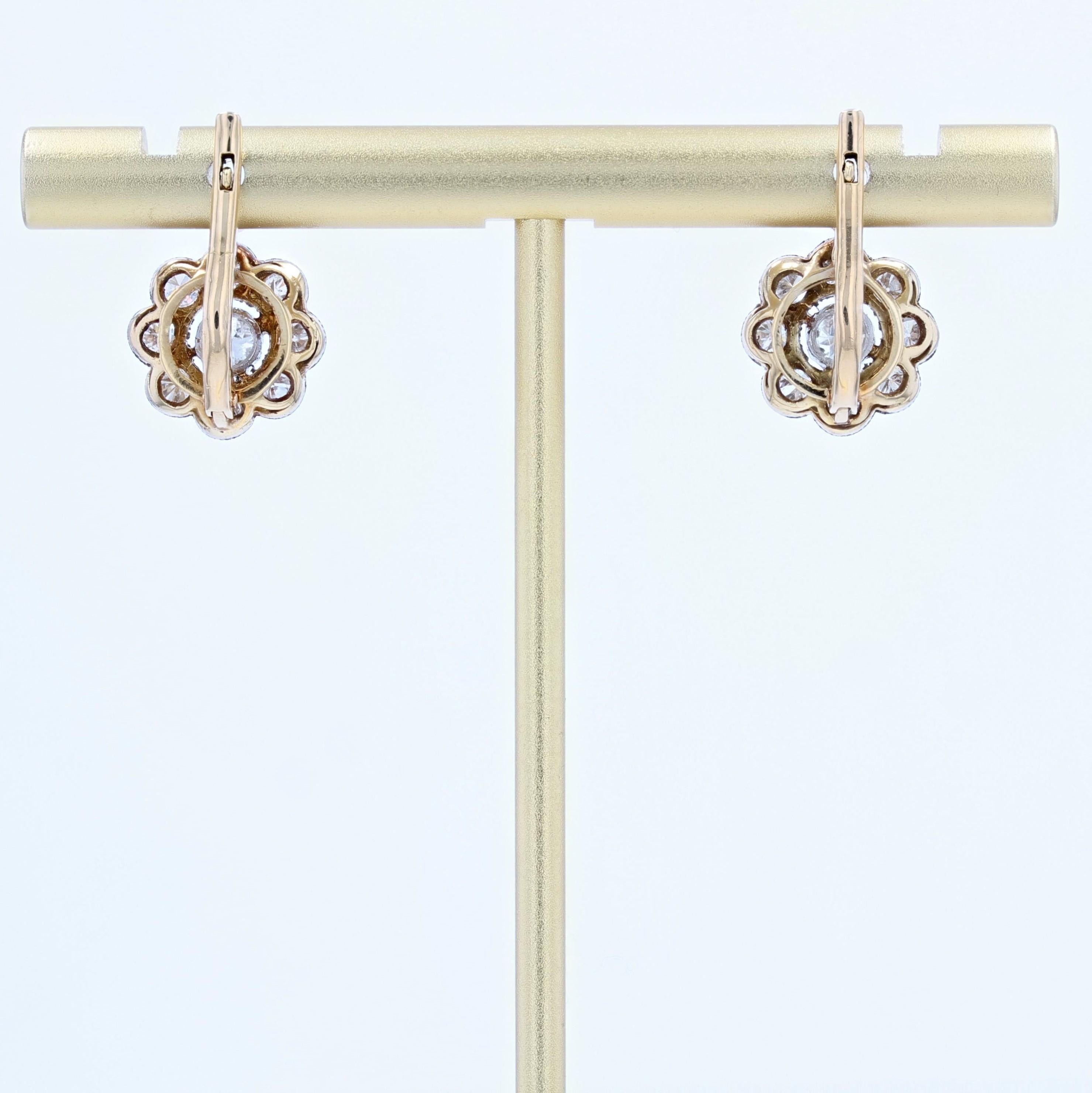 Women's French 20th Century Diamonds 18 Karat Yellow Gold Flower Earrings For Sale