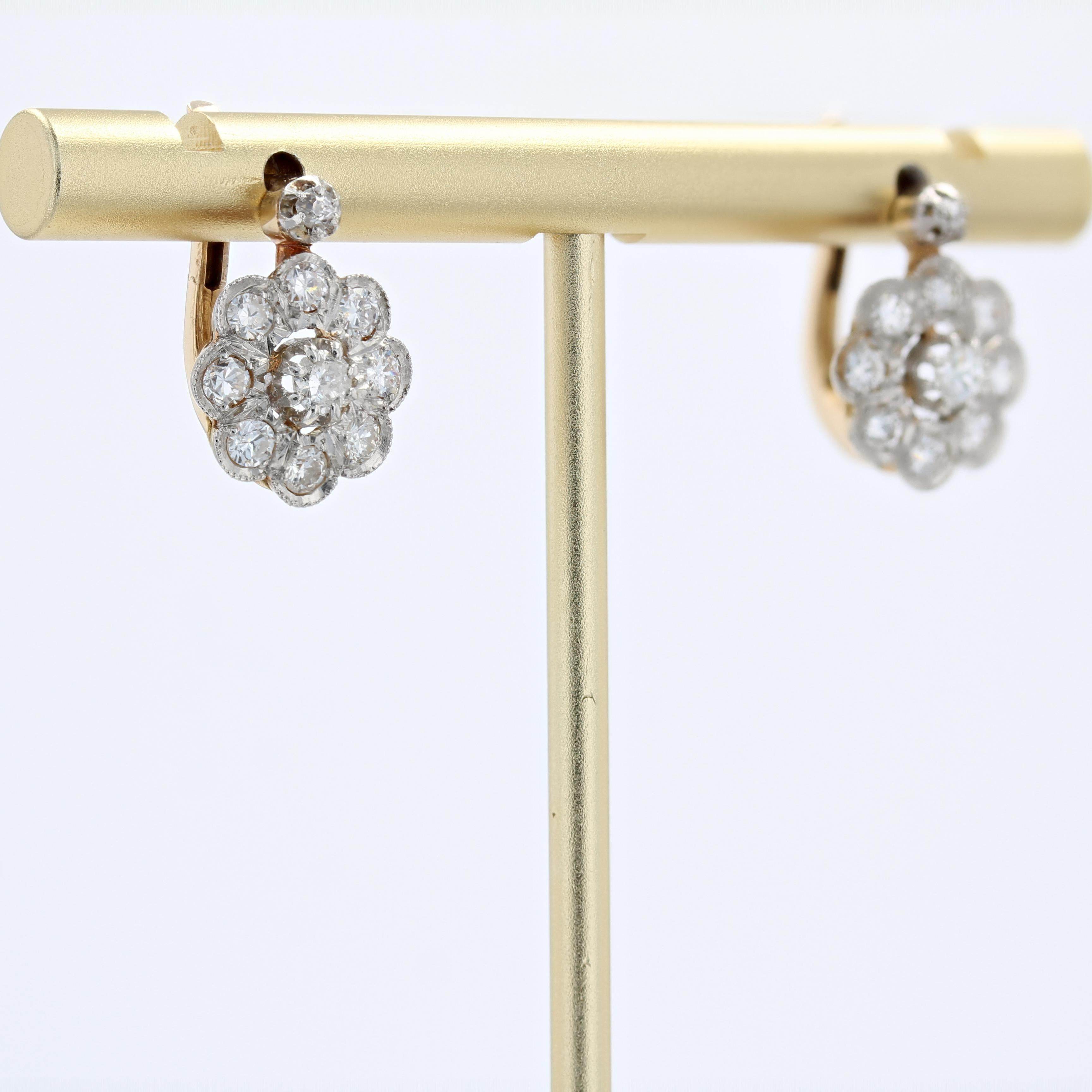 French 20th Century Diamonds 18 Karat Yellow Gold Flower Earrings For Sale 2