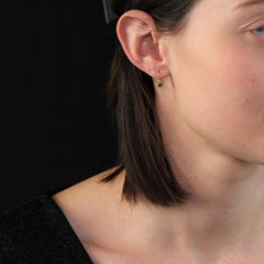 French 20th Century Emerald 18 Karat Yellow Gold Lever-back Earrings