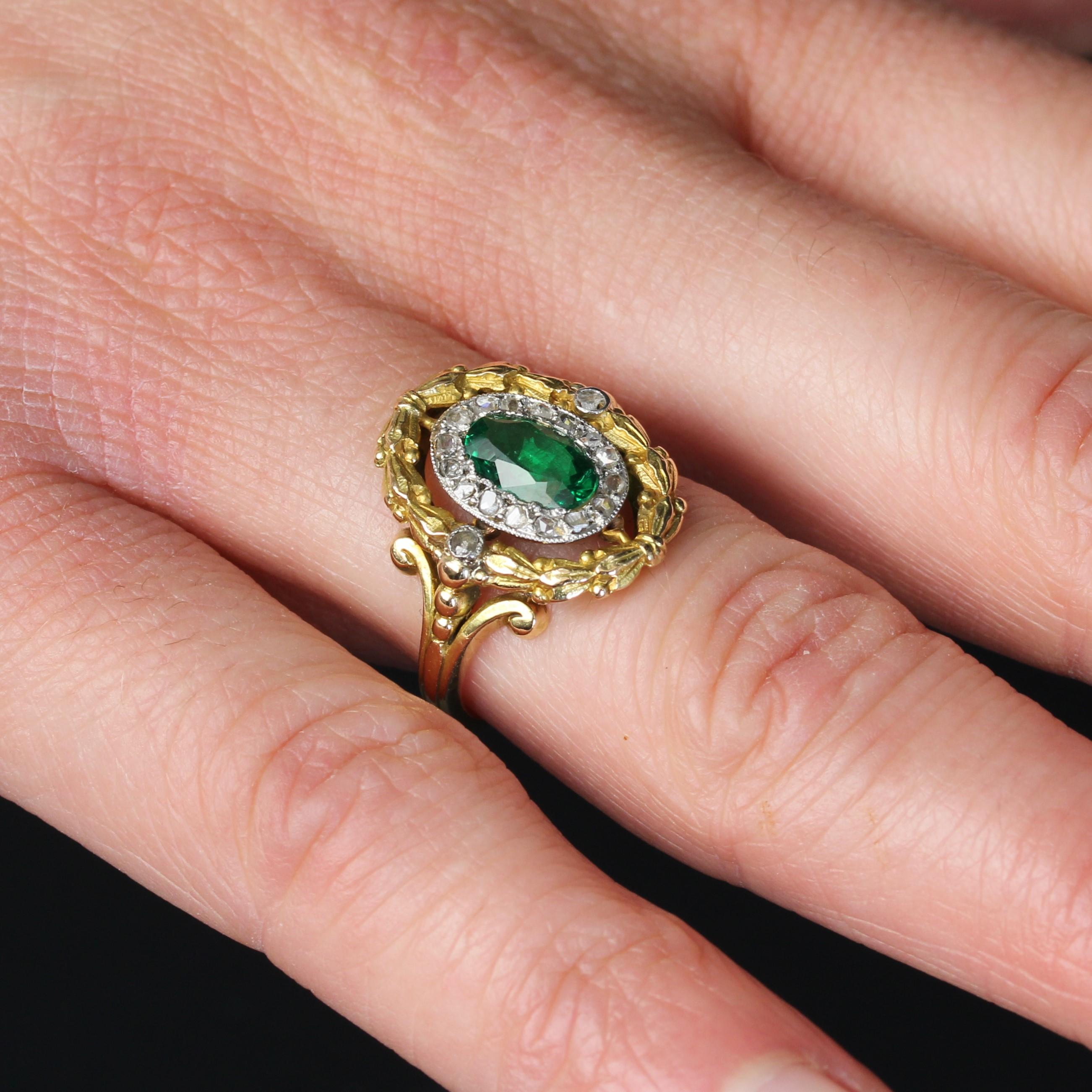 French 20th Century Emerald Diamonds 18 Karat Yellow Gold Ring For Sale 5