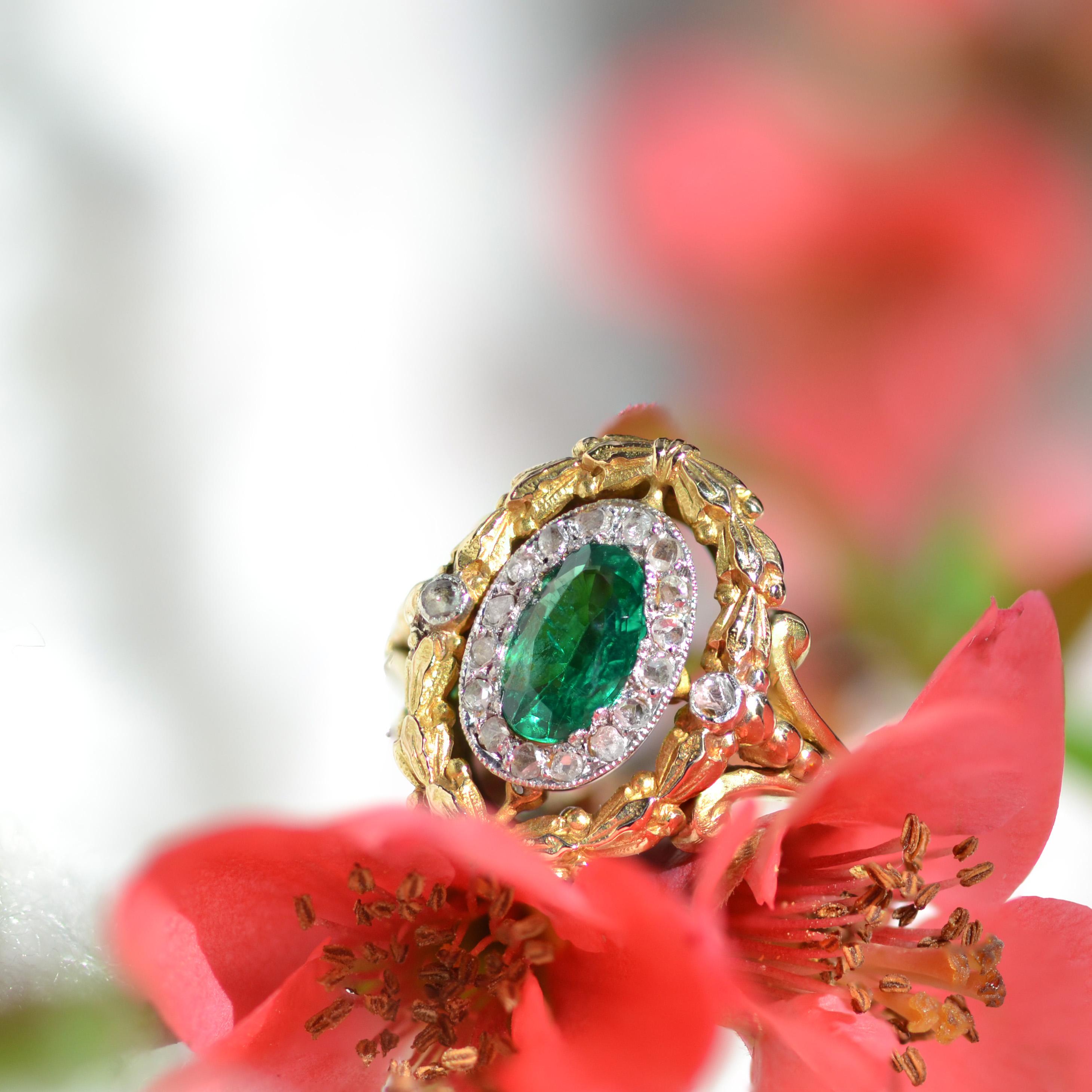 French 20th Century Emerald Diamonds 18 Karat Yellow Gold Ring For Sale 7