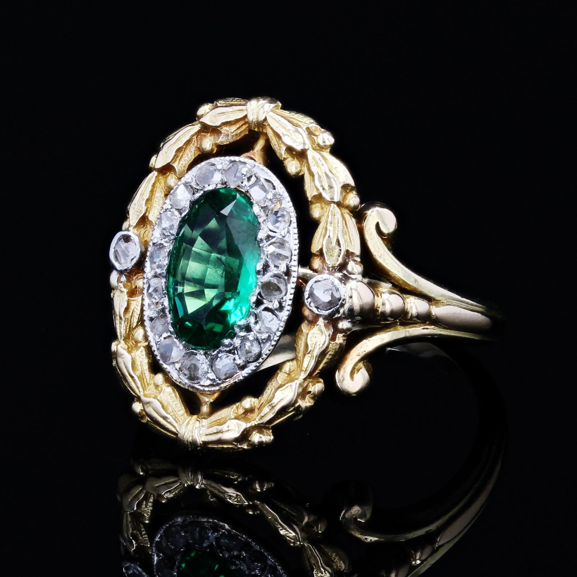 French 20th Century Emerald Diamonds 18 Karat Yellow Gold Ring In Good Condition For Sale In Poitiers, FR