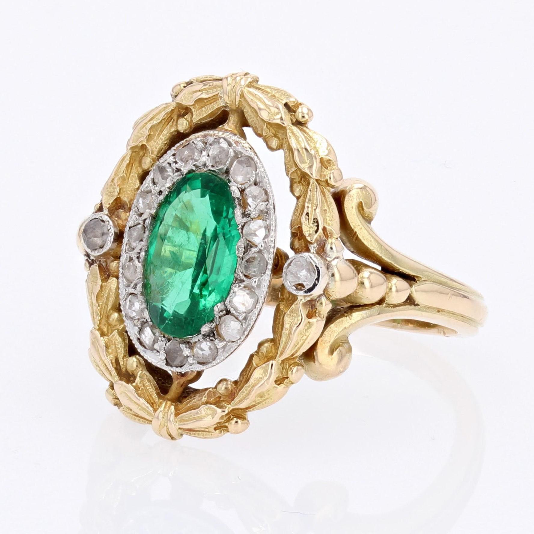 French 20th Century Emerald Diamonds 18 Karat Yellow Gold Ring For Sale 1