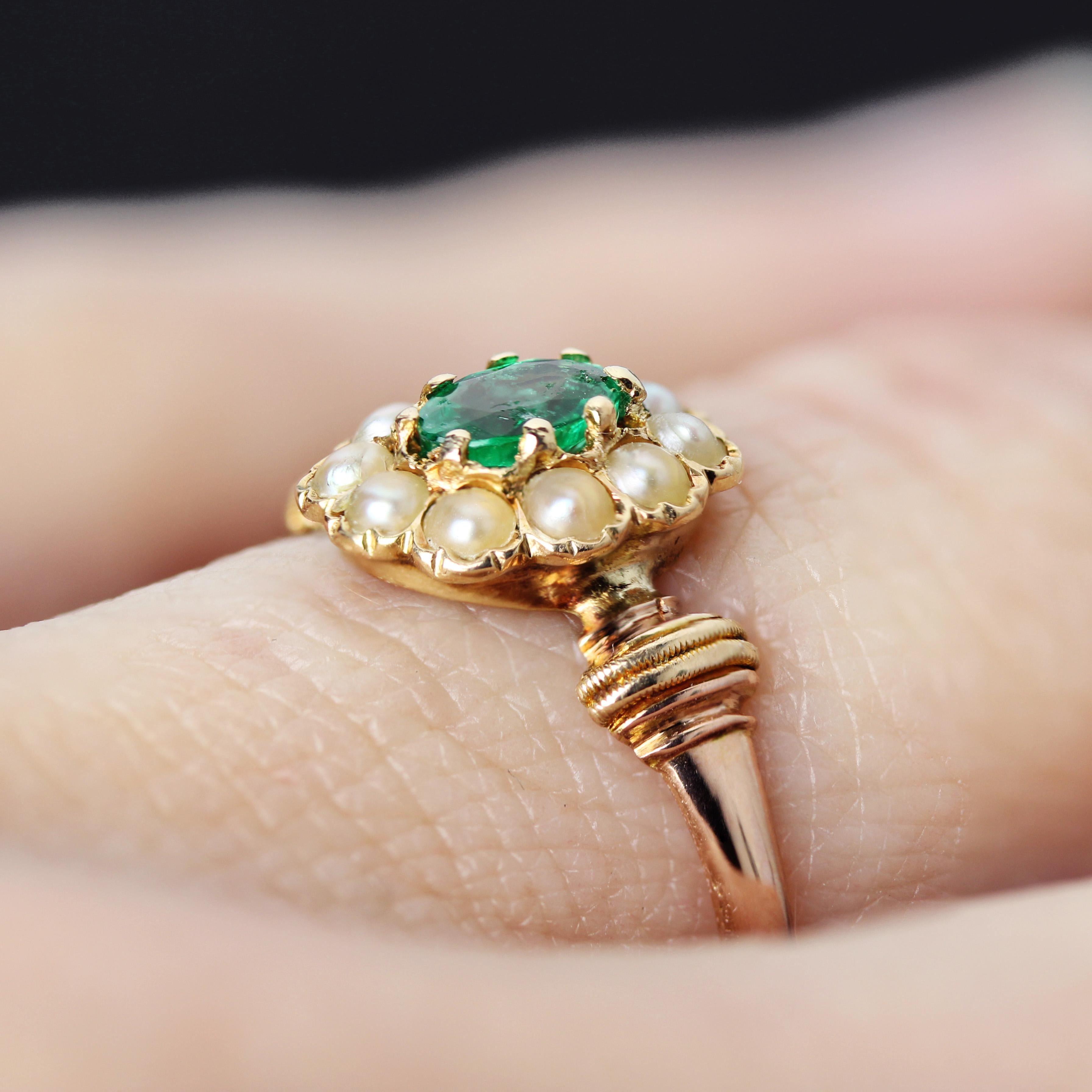 French 20th Century Emerald Fine Pearls 18 Karat Rose Gold Daisy Ring 6