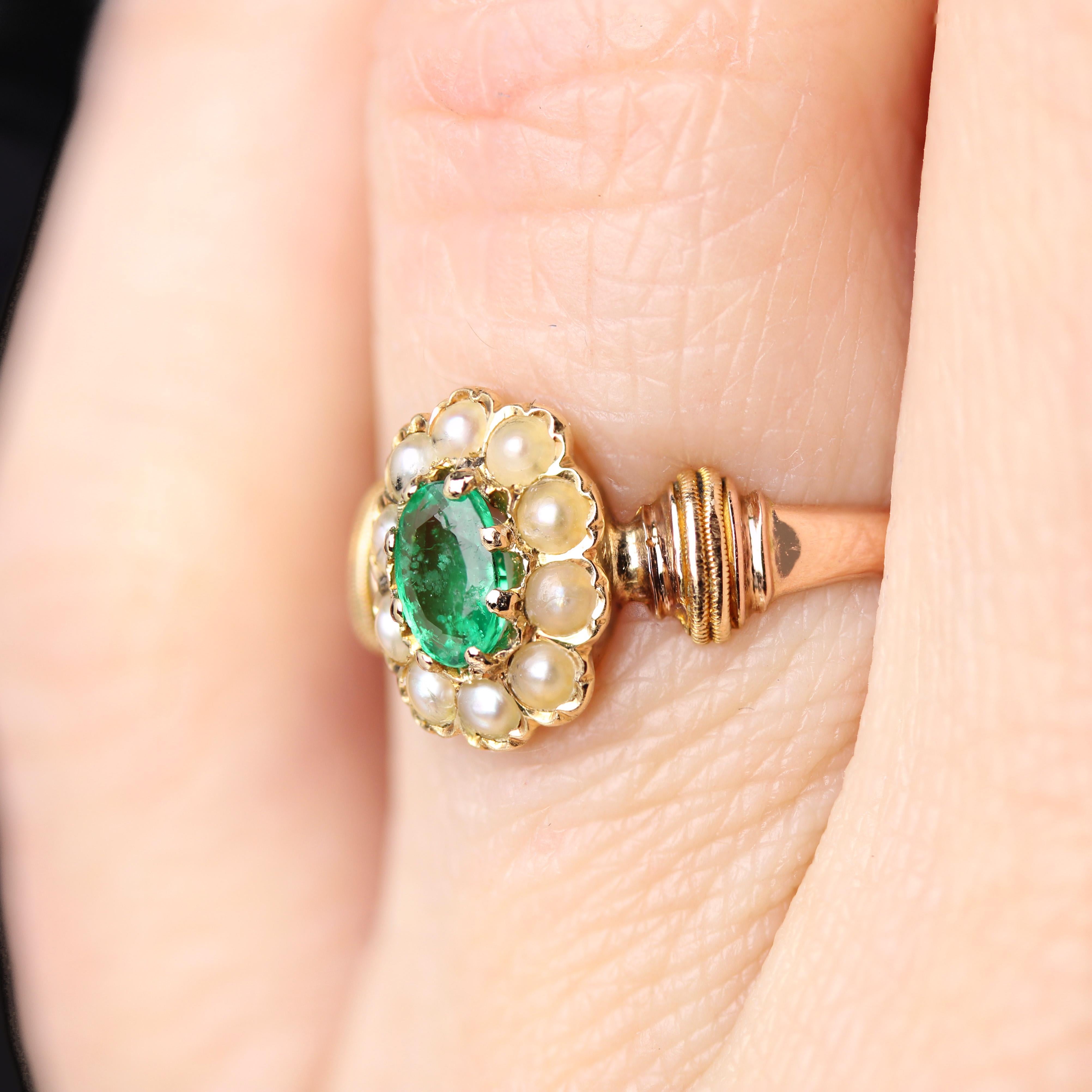 French 20th Century Emerald Fine Pearls 18 Karat Rose Gold Daisy Ring 7