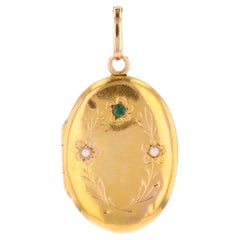 French 20th Century Emerald Fine Pearls 18 Karat Yellow Gold Locket Pendant