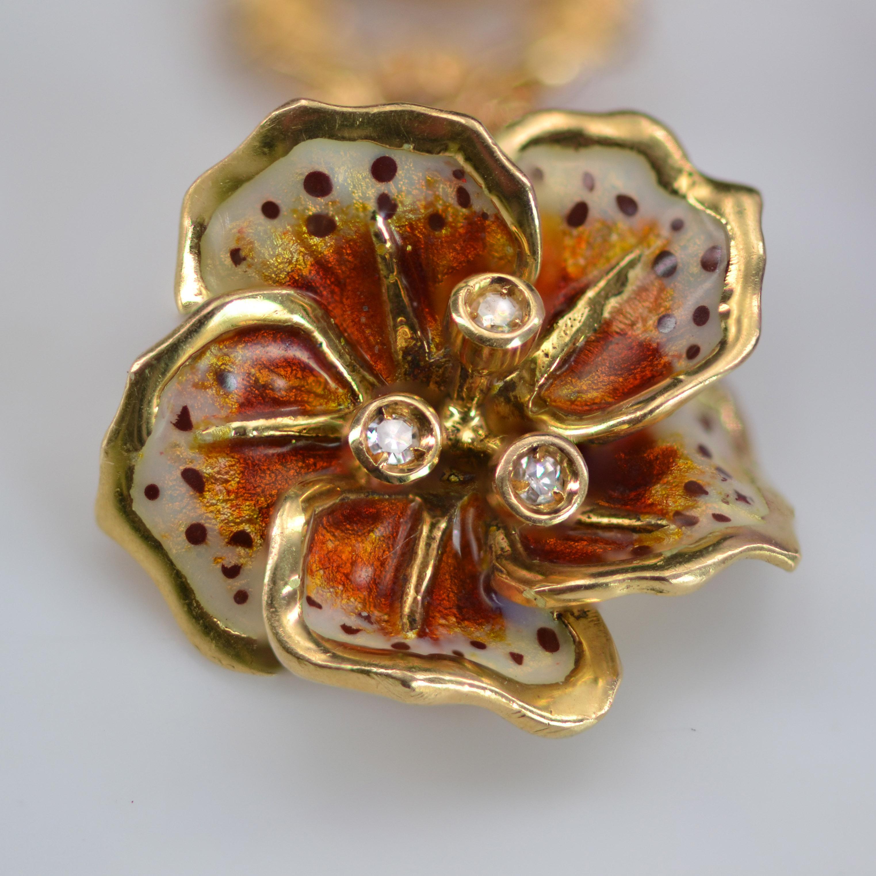 French 20th Century Enamelled Diamond Flower 18 Karat Yellow Gold Necklace 8