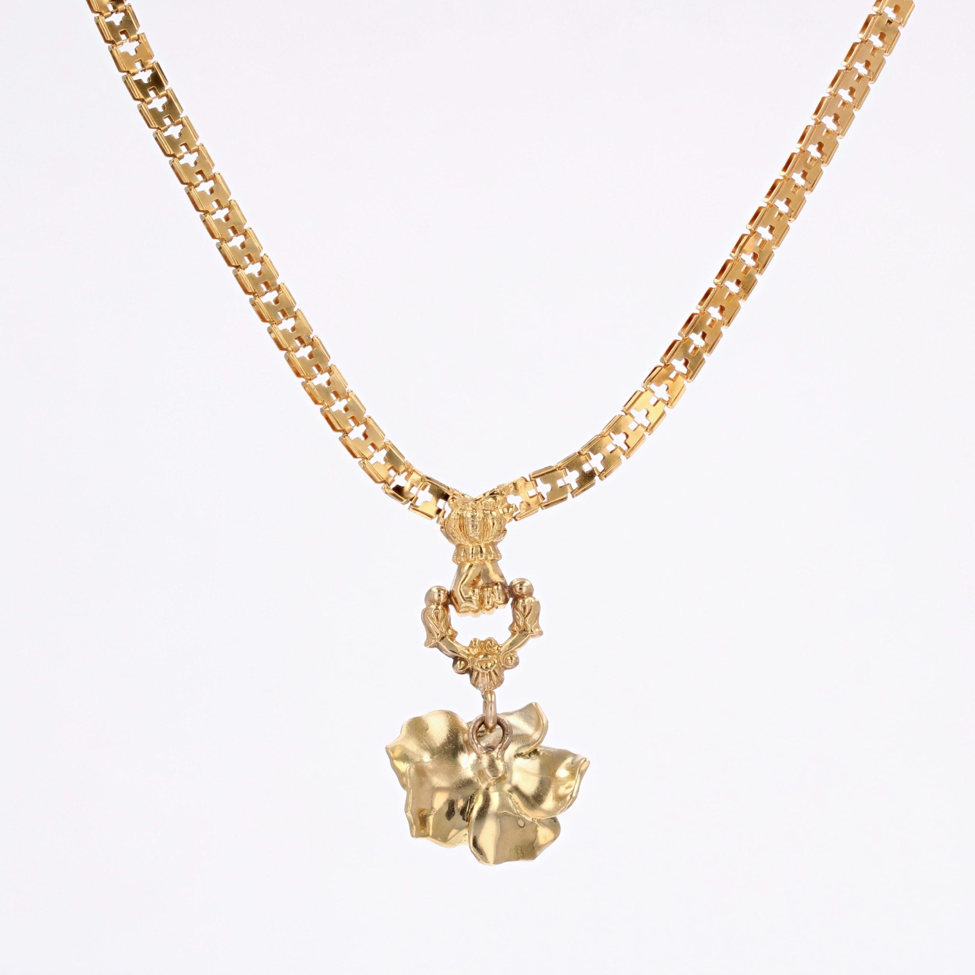 French 20th Century Enamelled Diamond Flower 18 Karat Yellow Gold Necklace 11