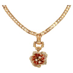 Collier en or jaune 18 carats, fleur émaillée de diamants, française du 20e siècle