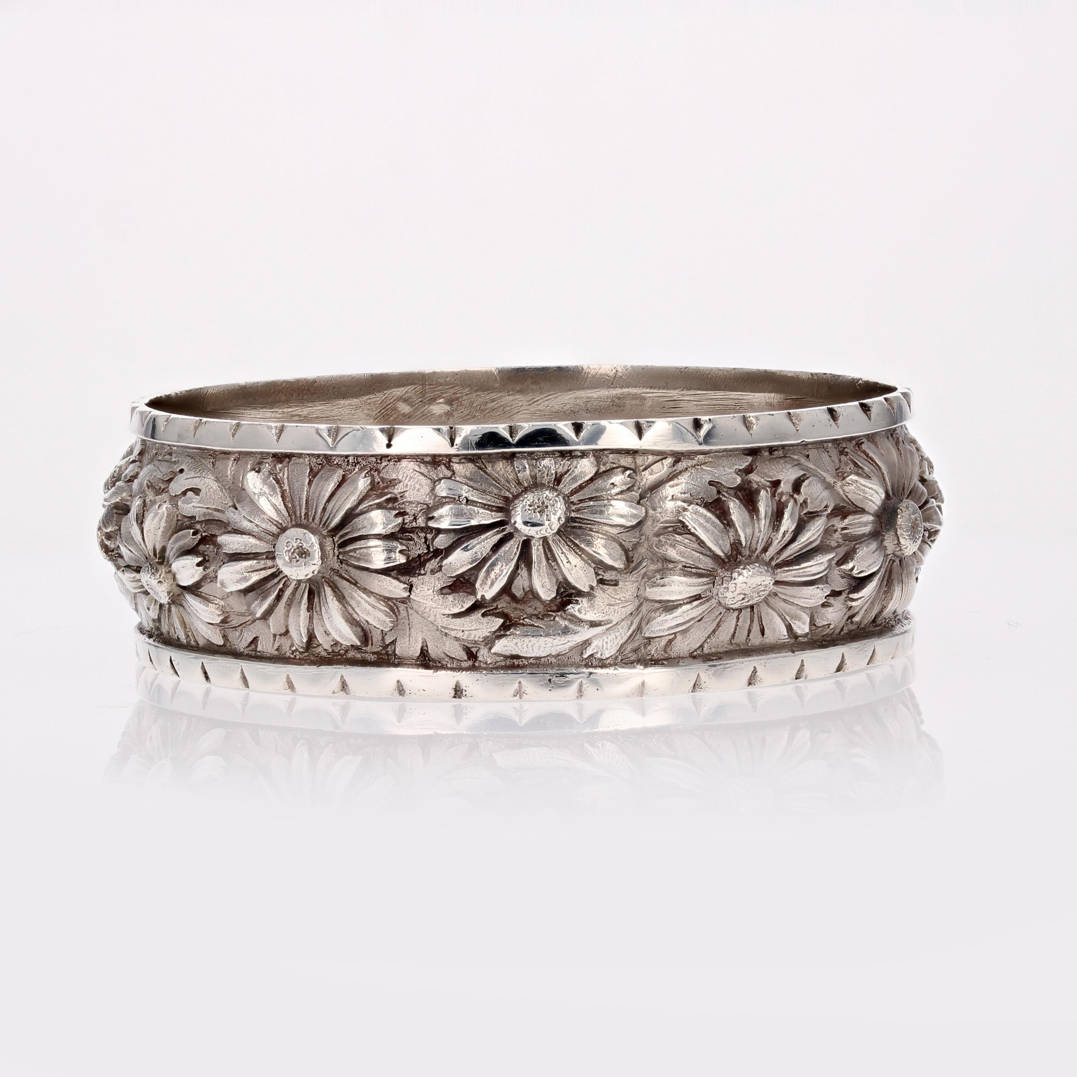 Women's French 20th Century Engraved Daisy Flowers Silver Bangle Bracelet For Sale